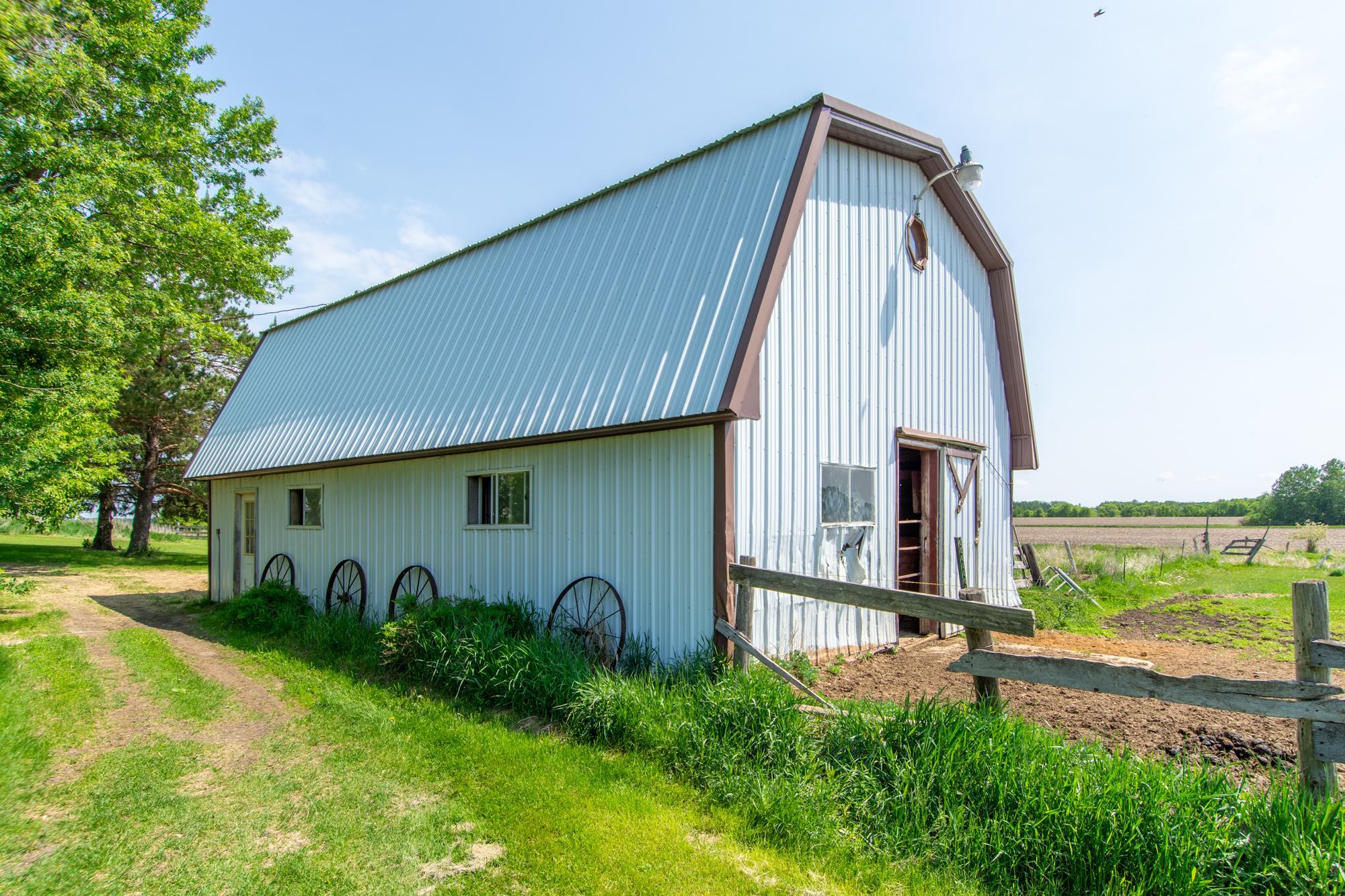 main property photo 9