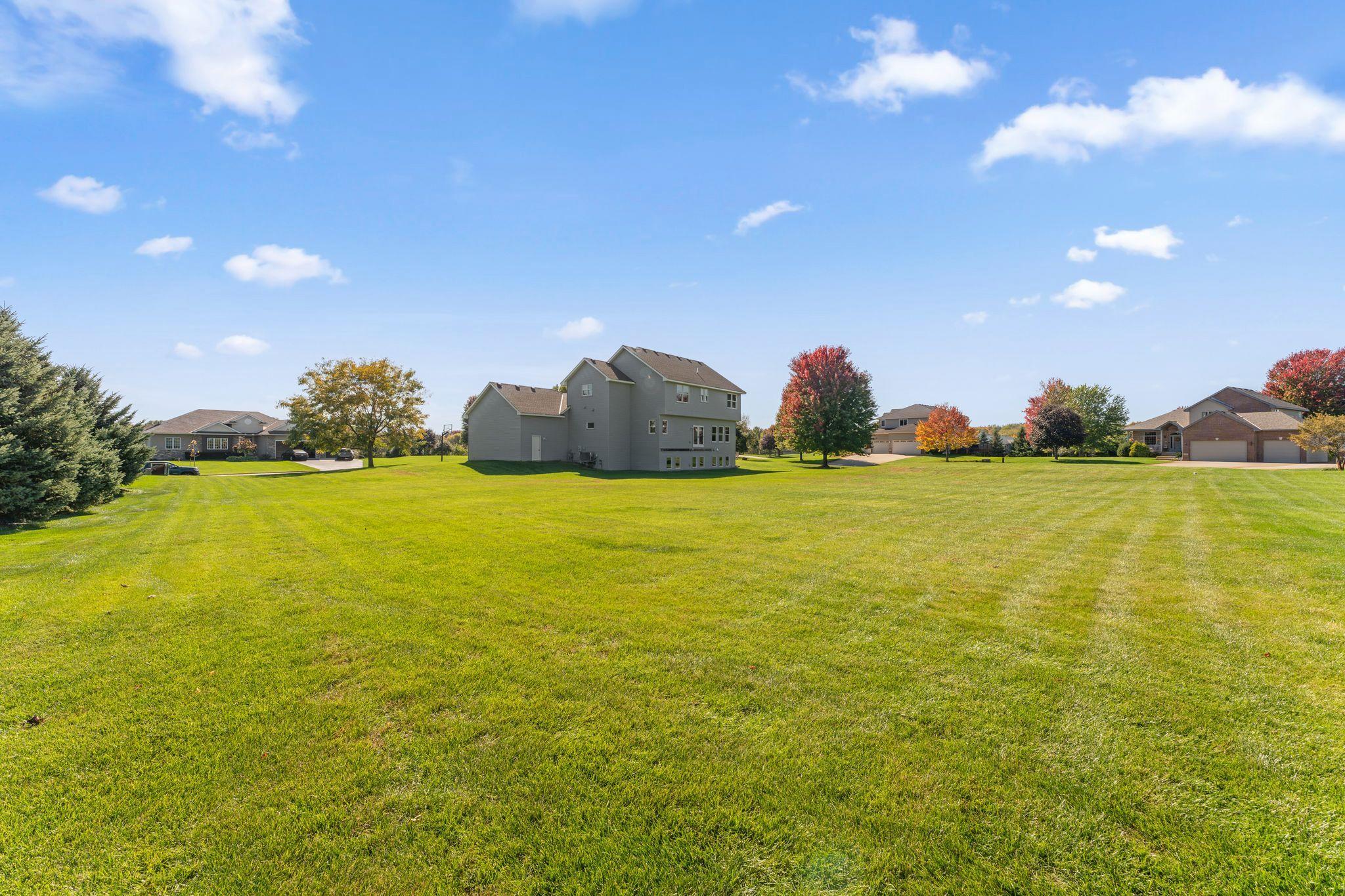 main property photo 28