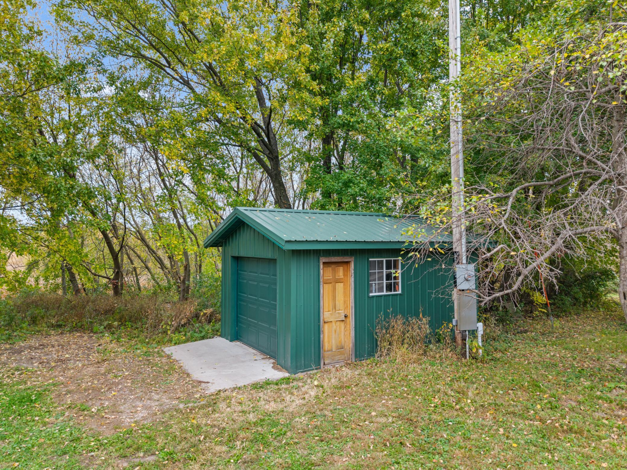 main property photo 23