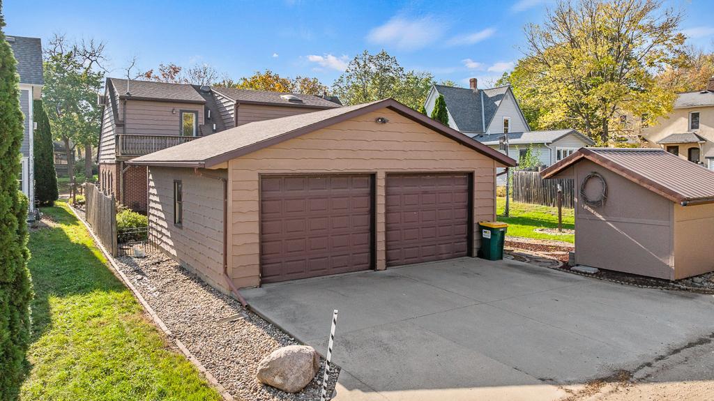 main property photo 74