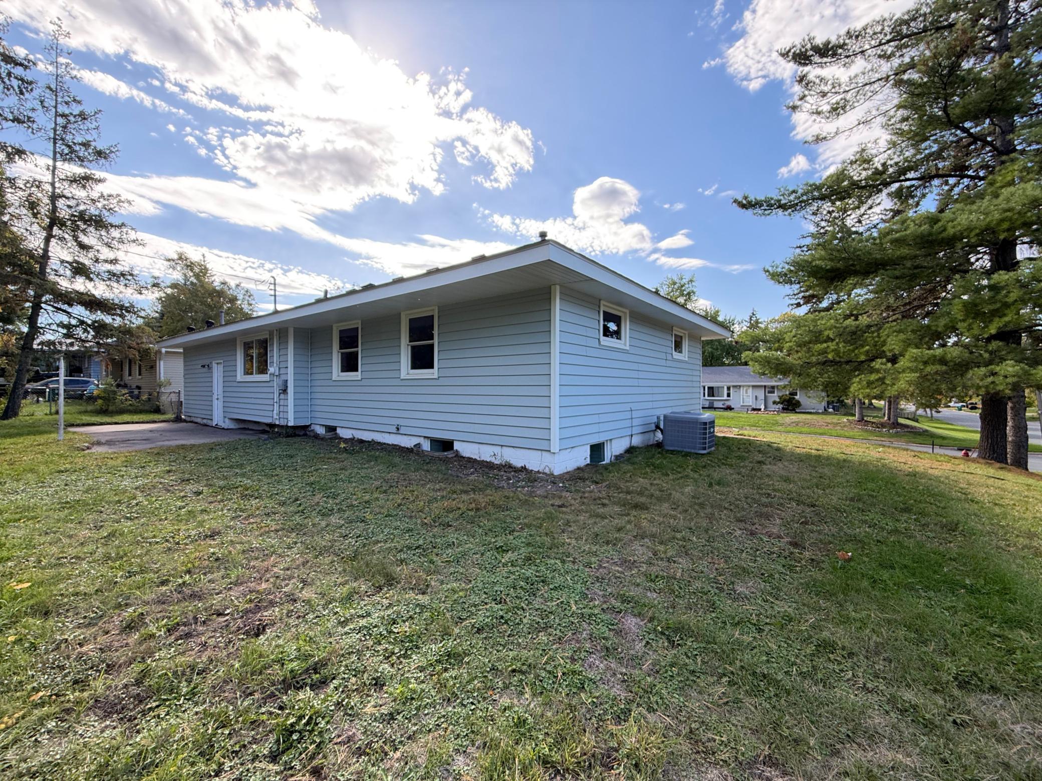 main property photo 28