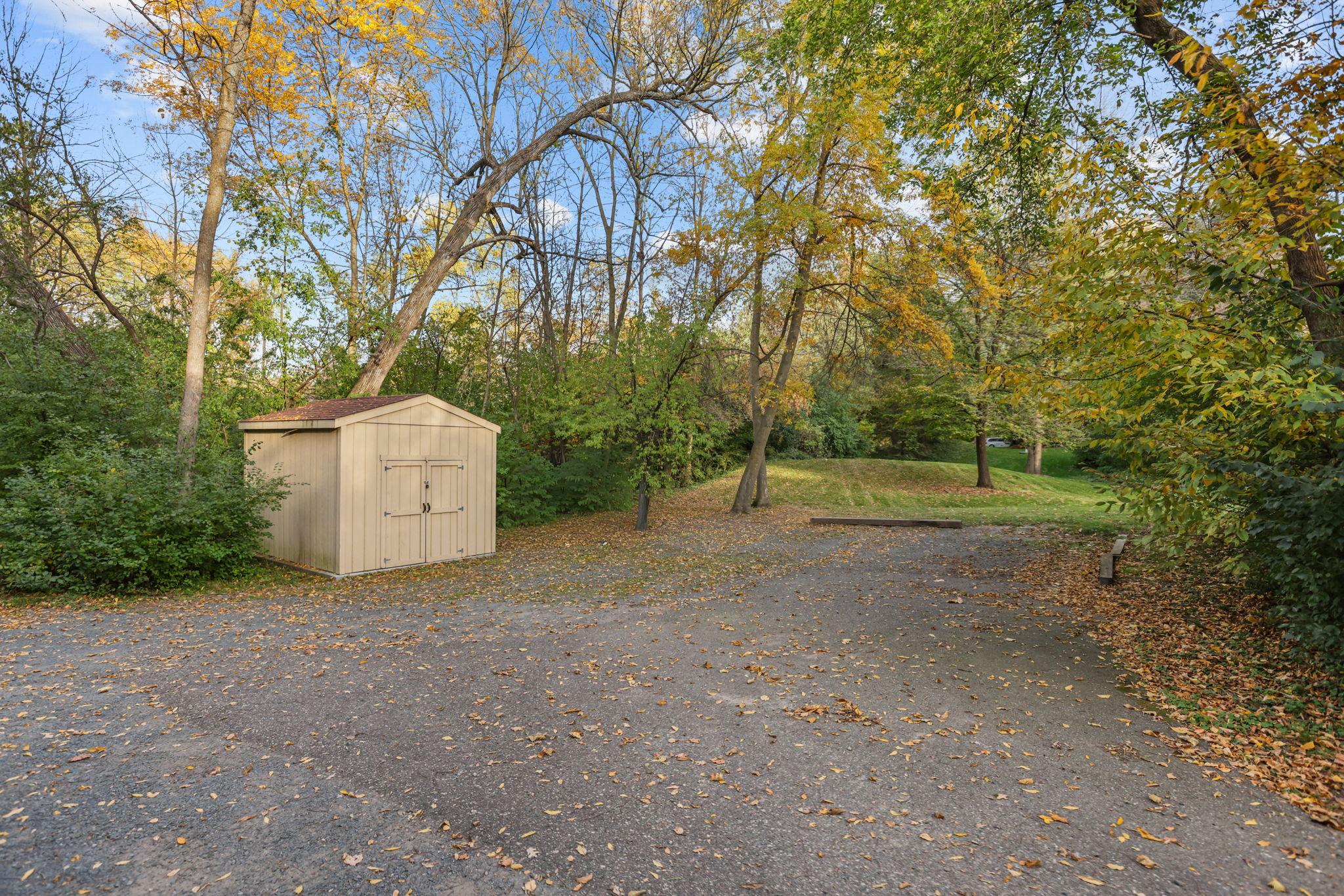 main property photo 30