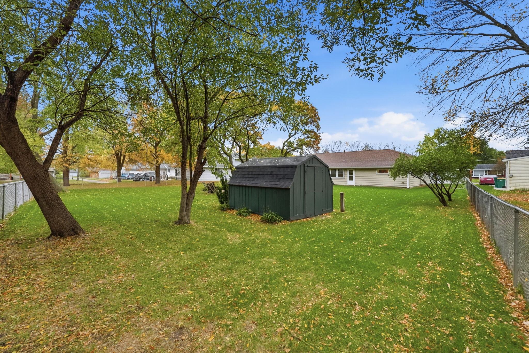 main property photo 28