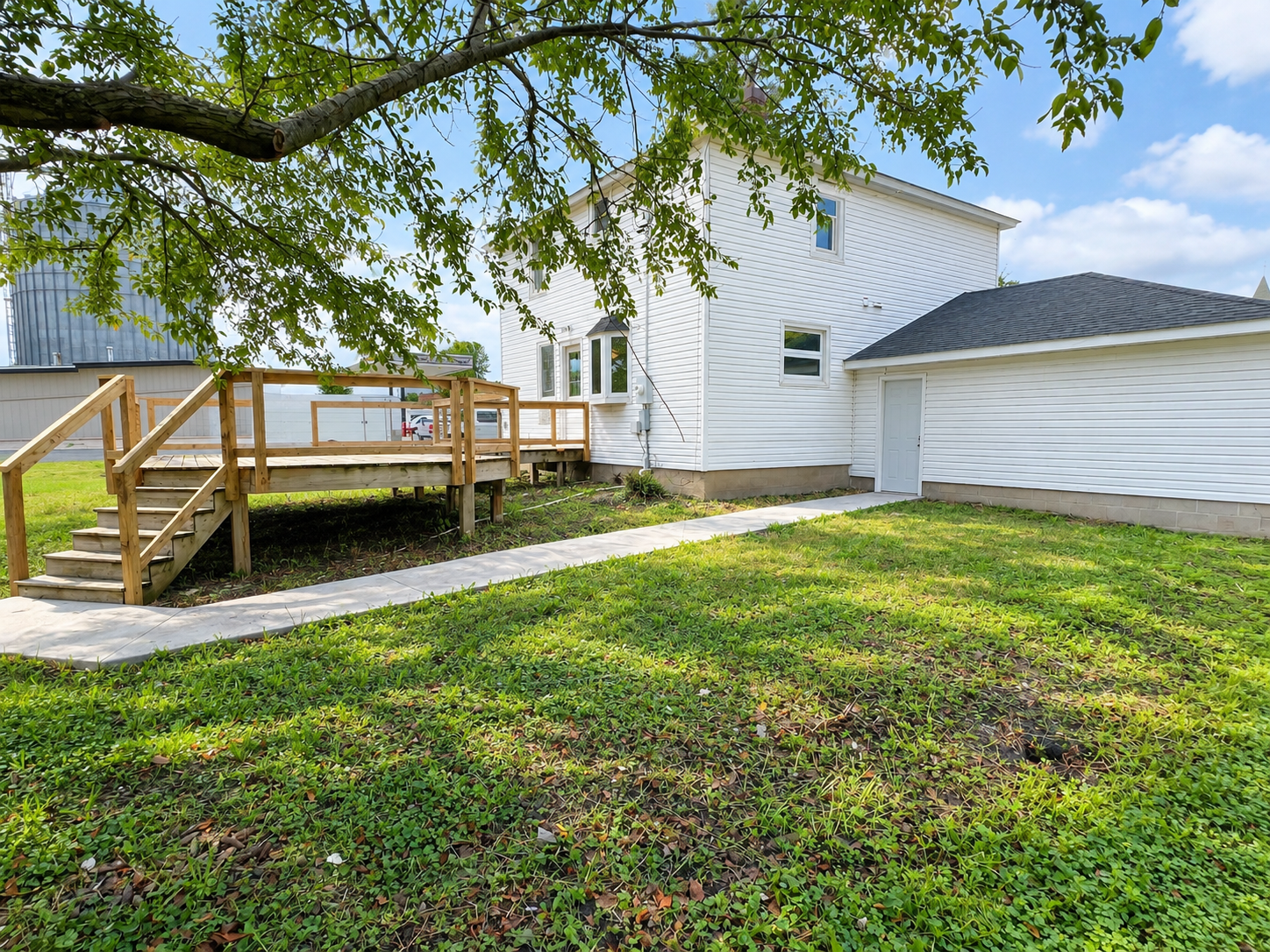 main property photo 4