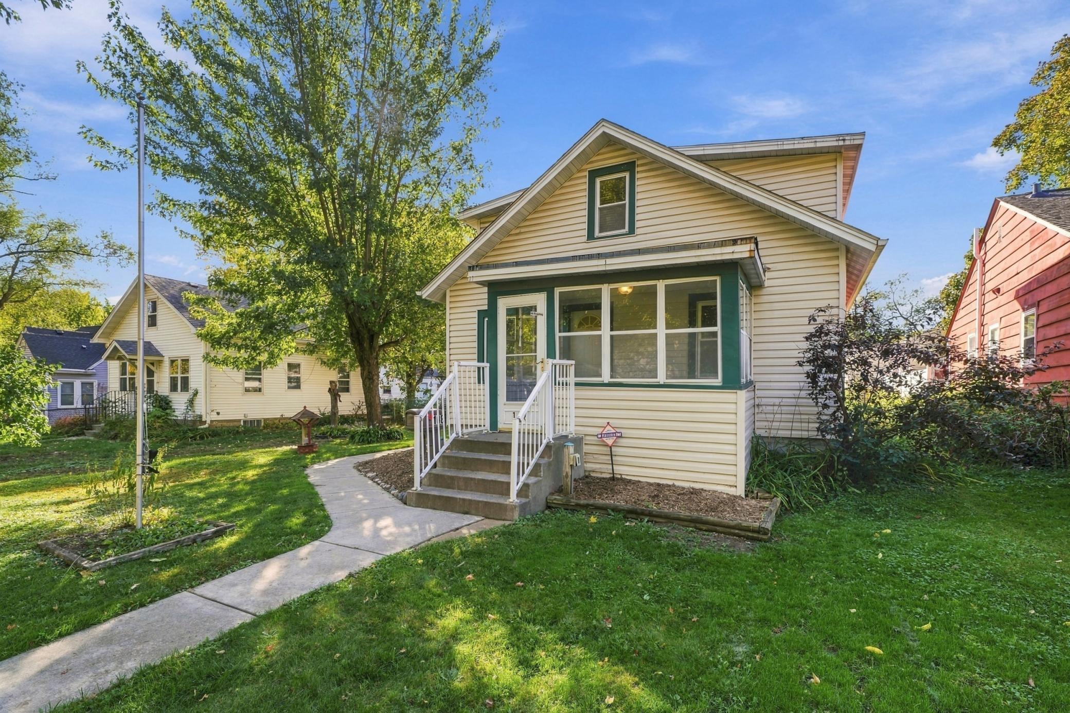 main property photo 32
