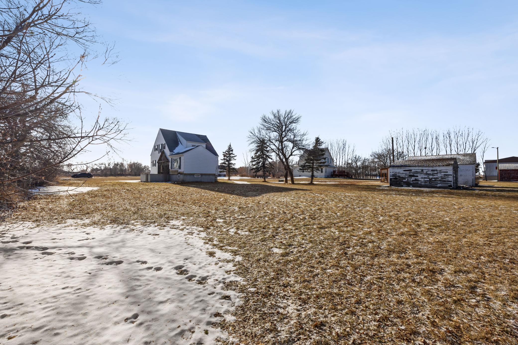 main property photo 24