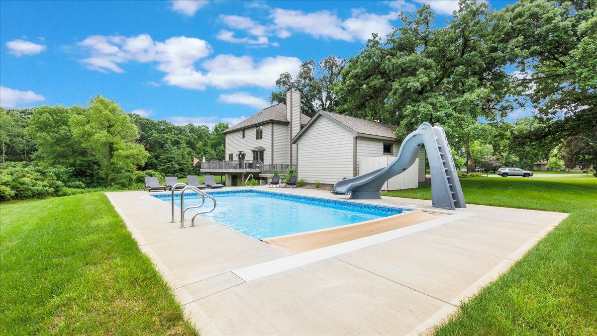 main property photo 9