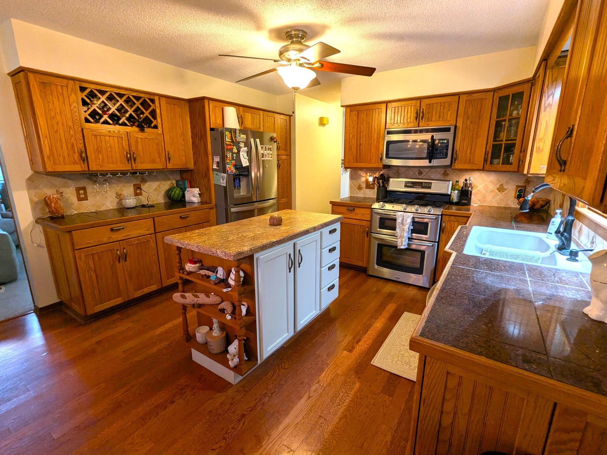 main property photo 8