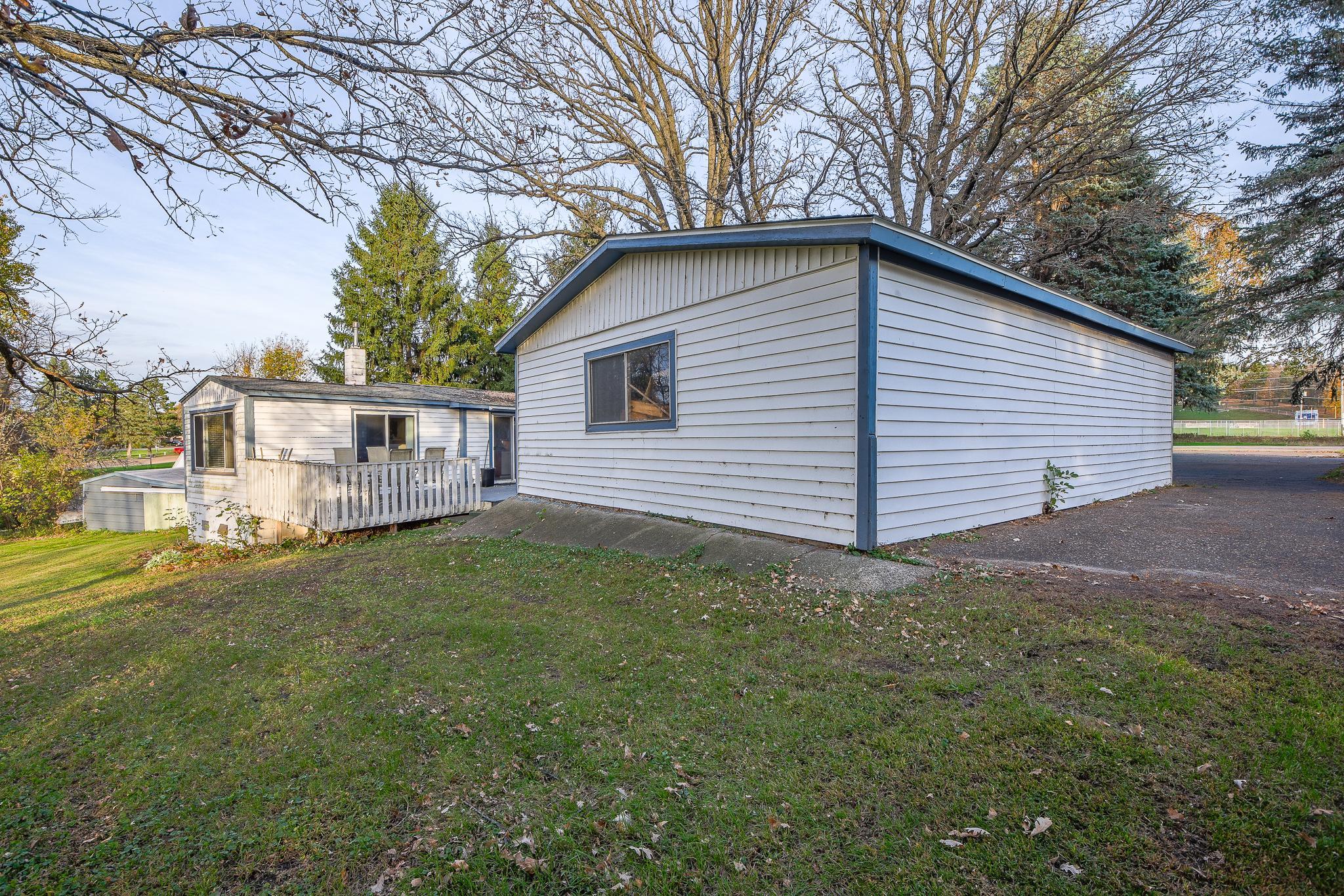 main property photo 40
