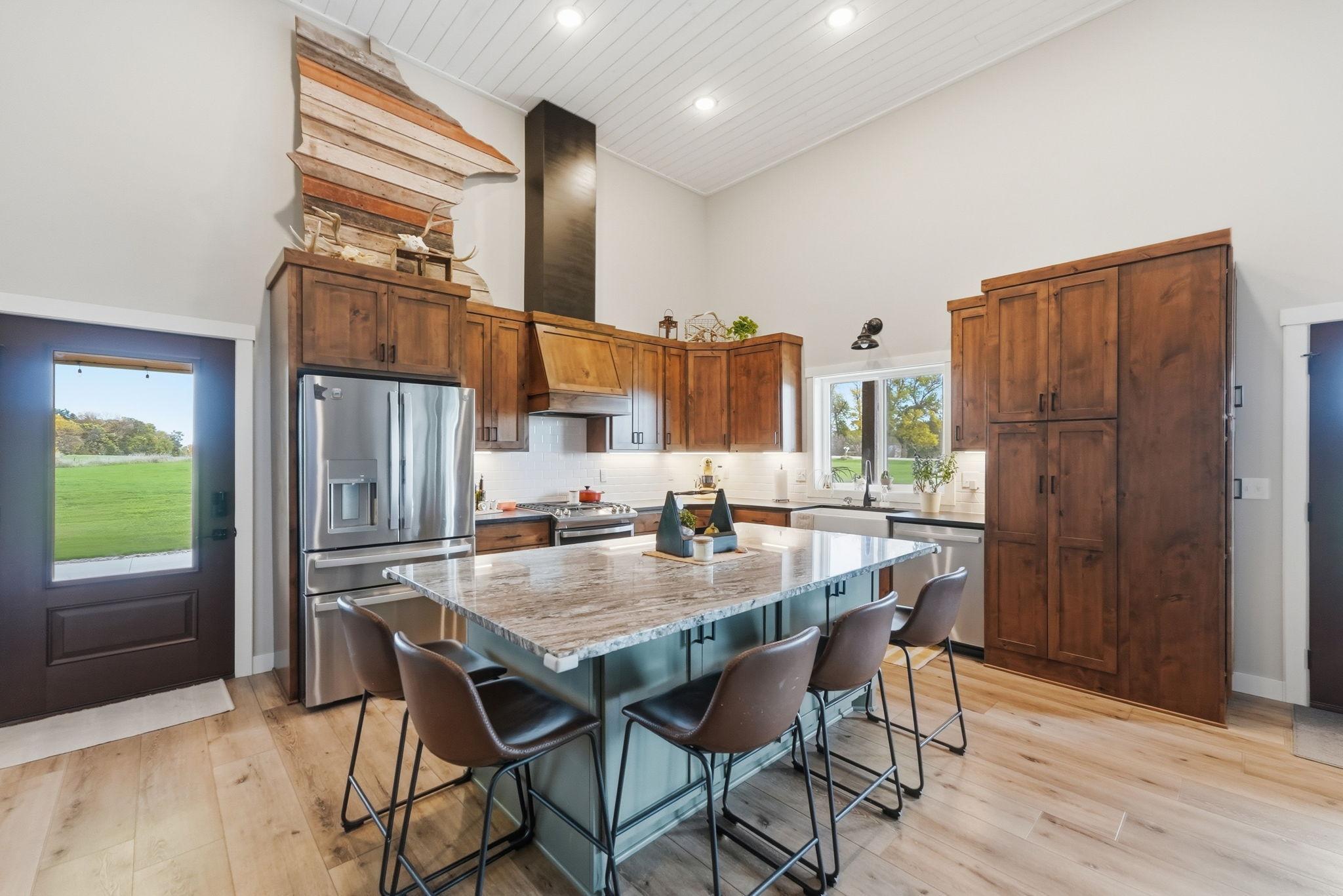 main property photo 18