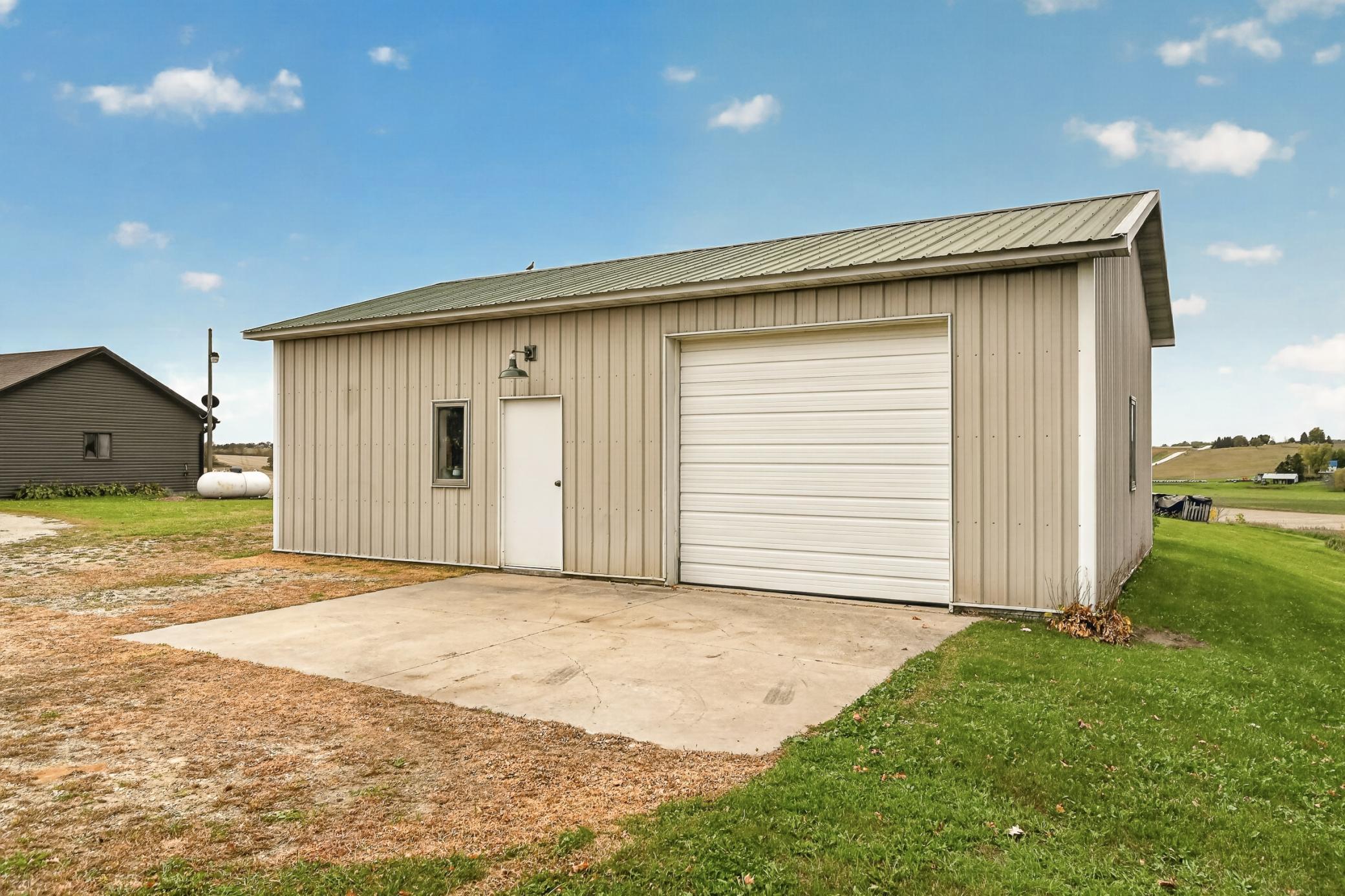 main property photo 35