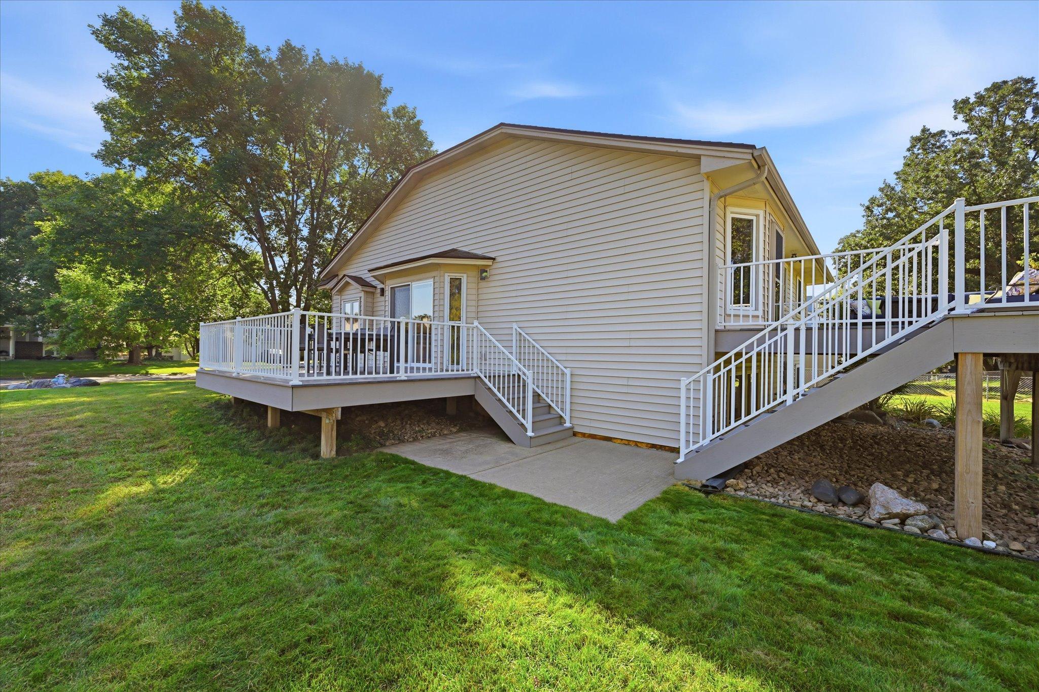 main property photo 28