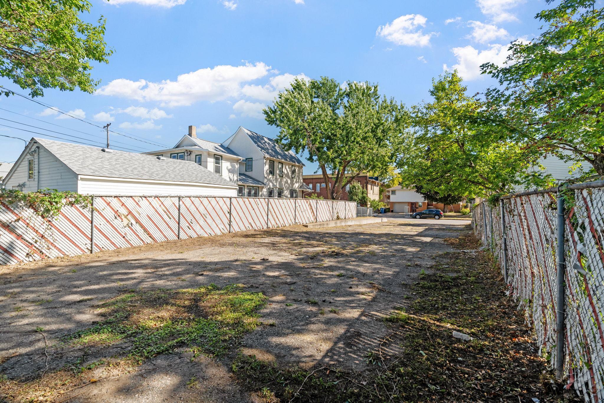 main property photo 16