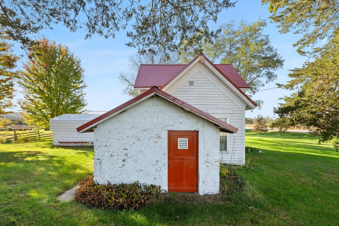 main property photo 16