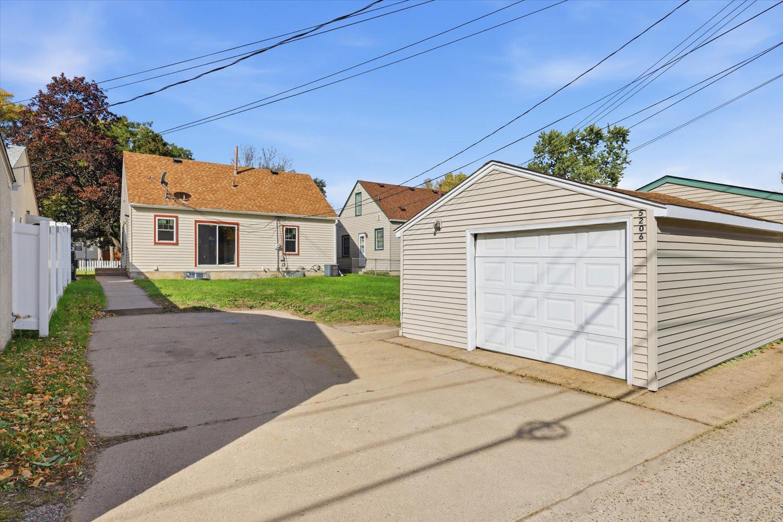 main property photo 22