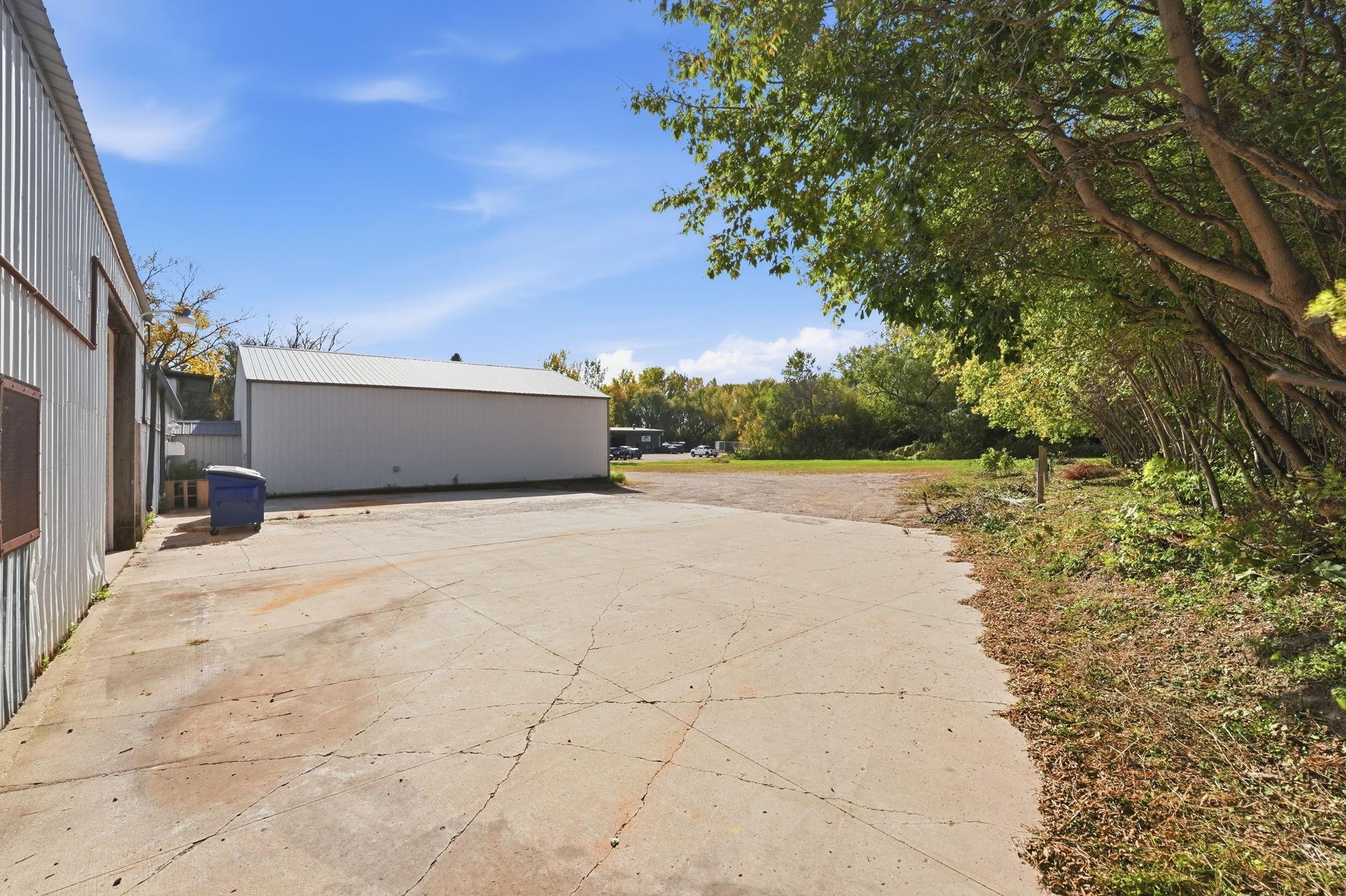 main property photo 13