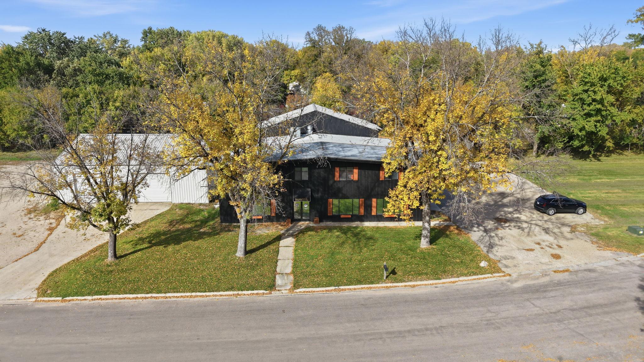 main property photo 16