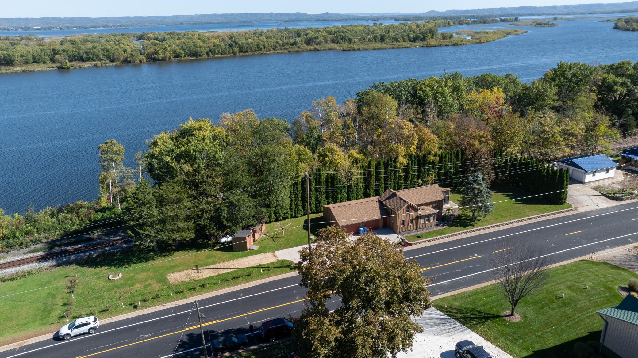 main property photo 37