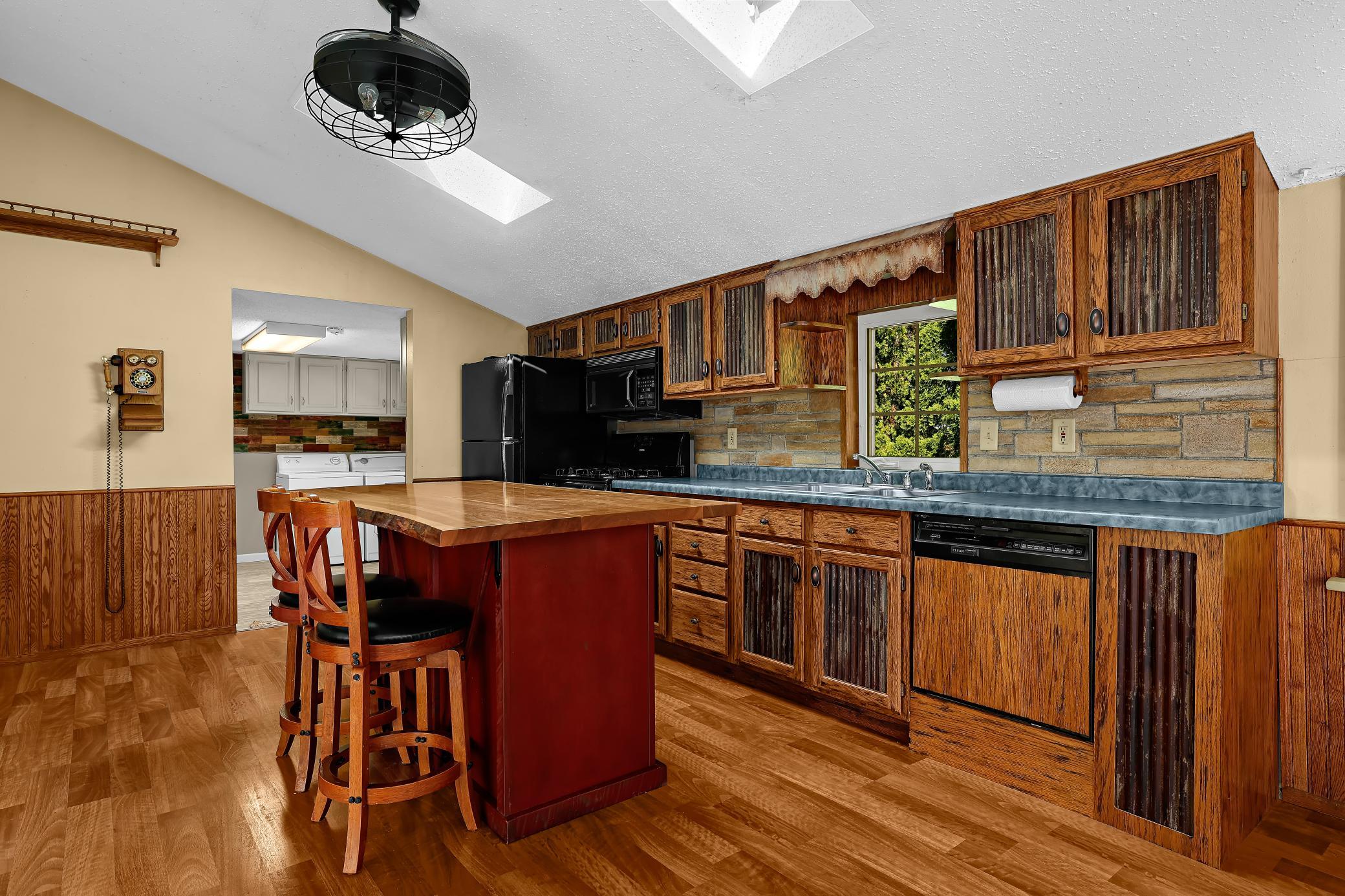 main property photo 6