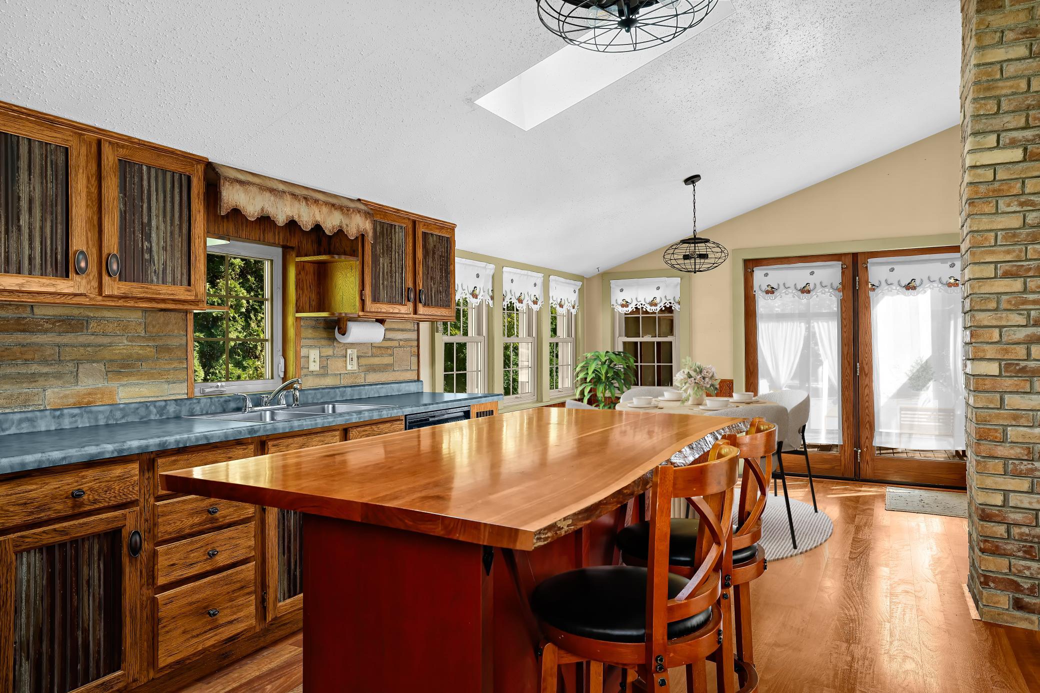 main property photo 7