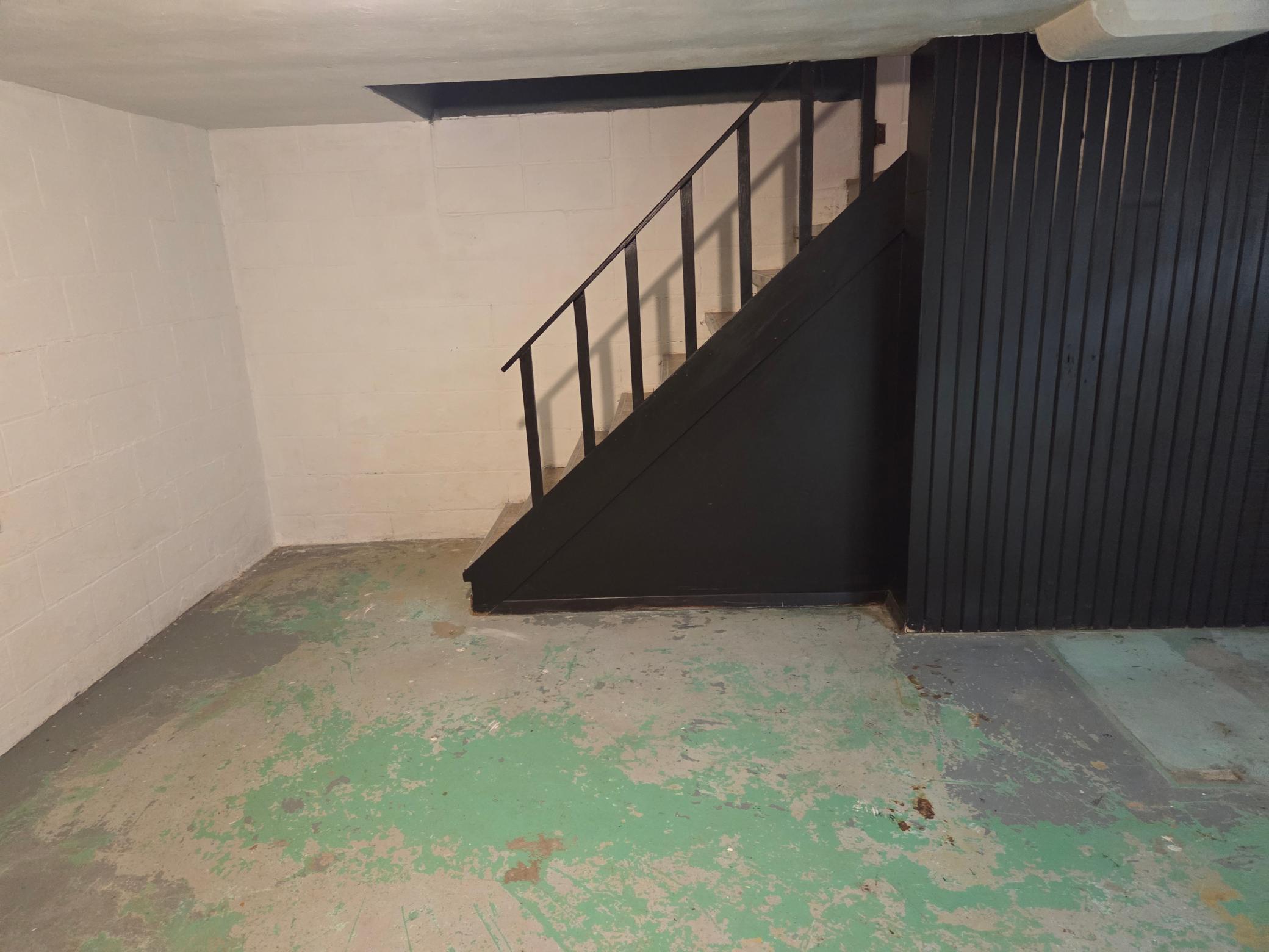 main property photo 31