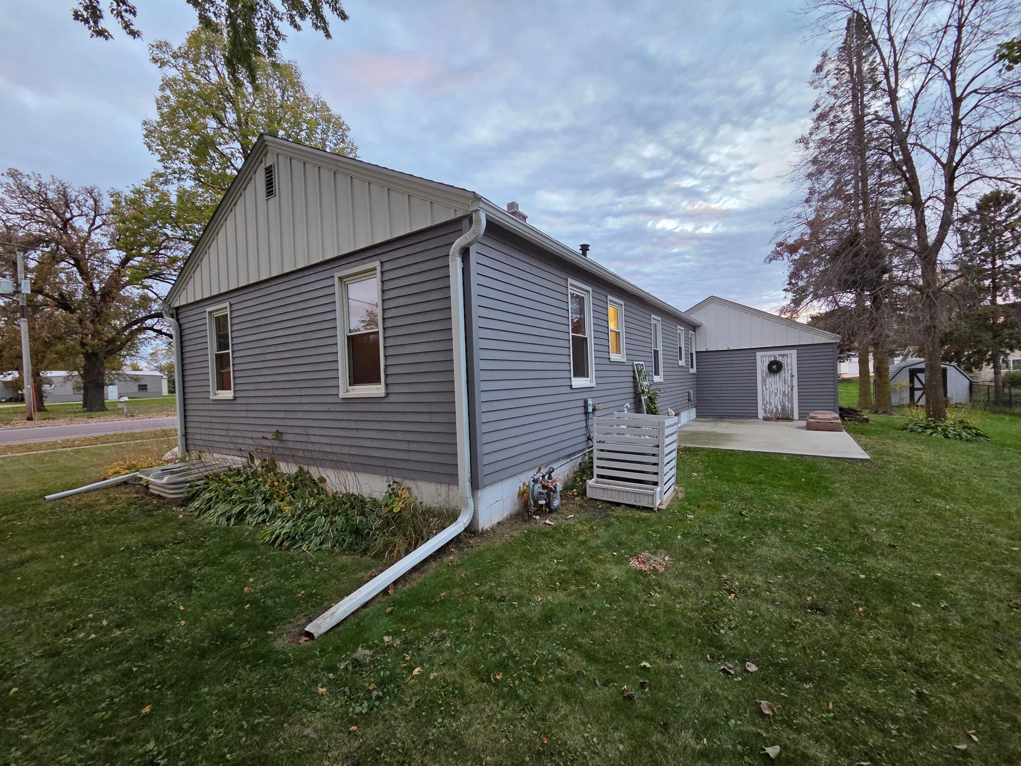 main property photo 40