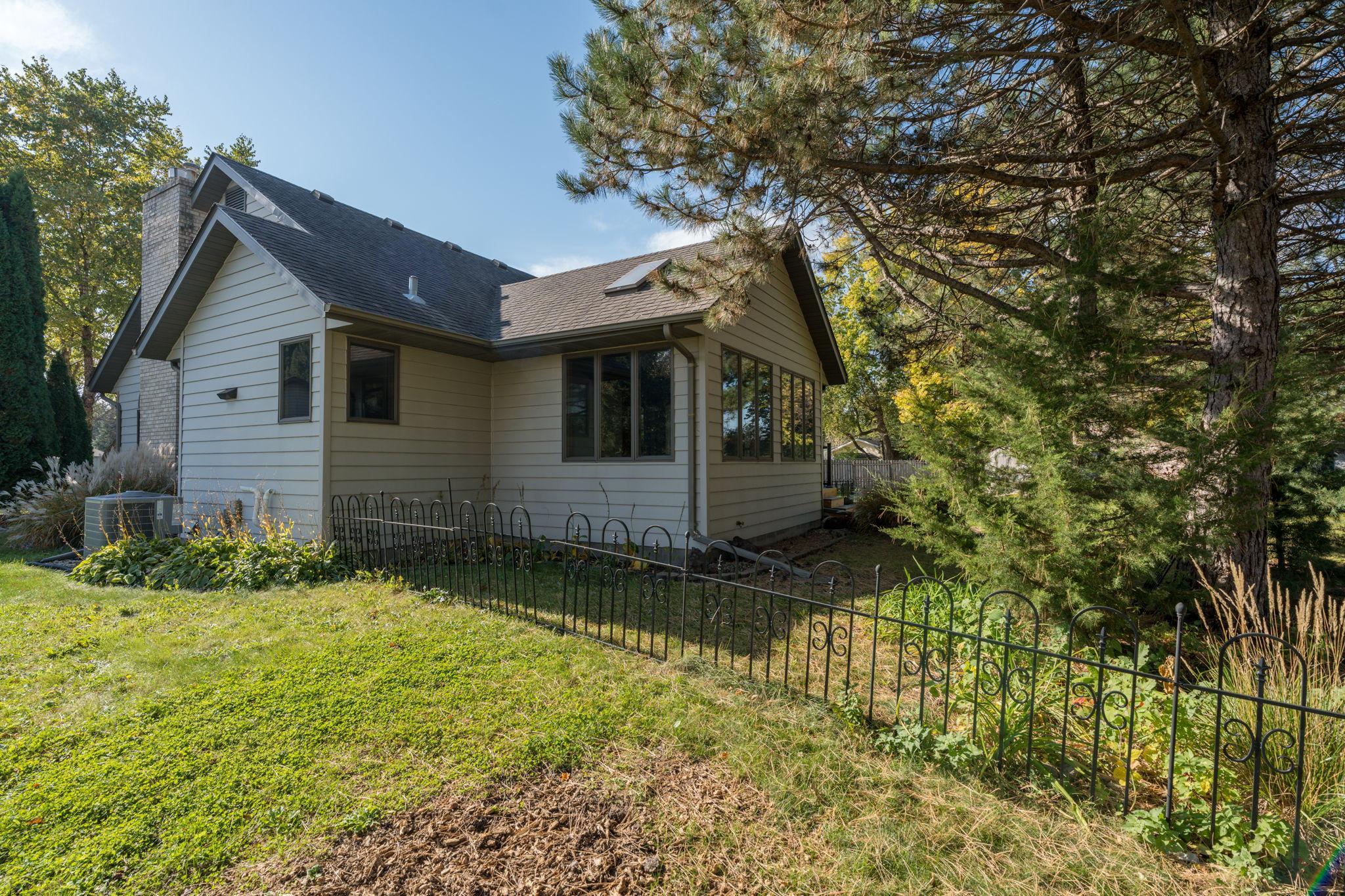 main property photo 40
