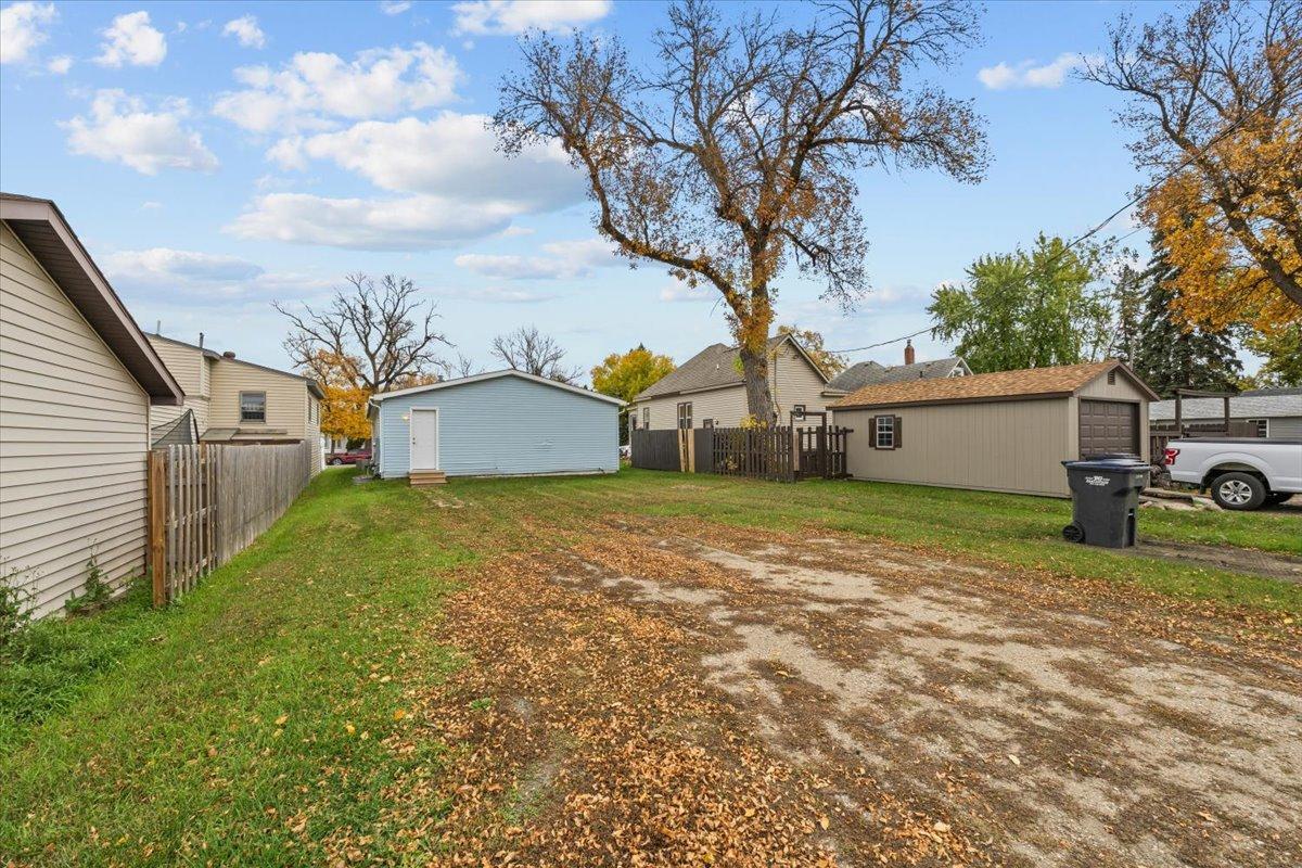 main property photo 33