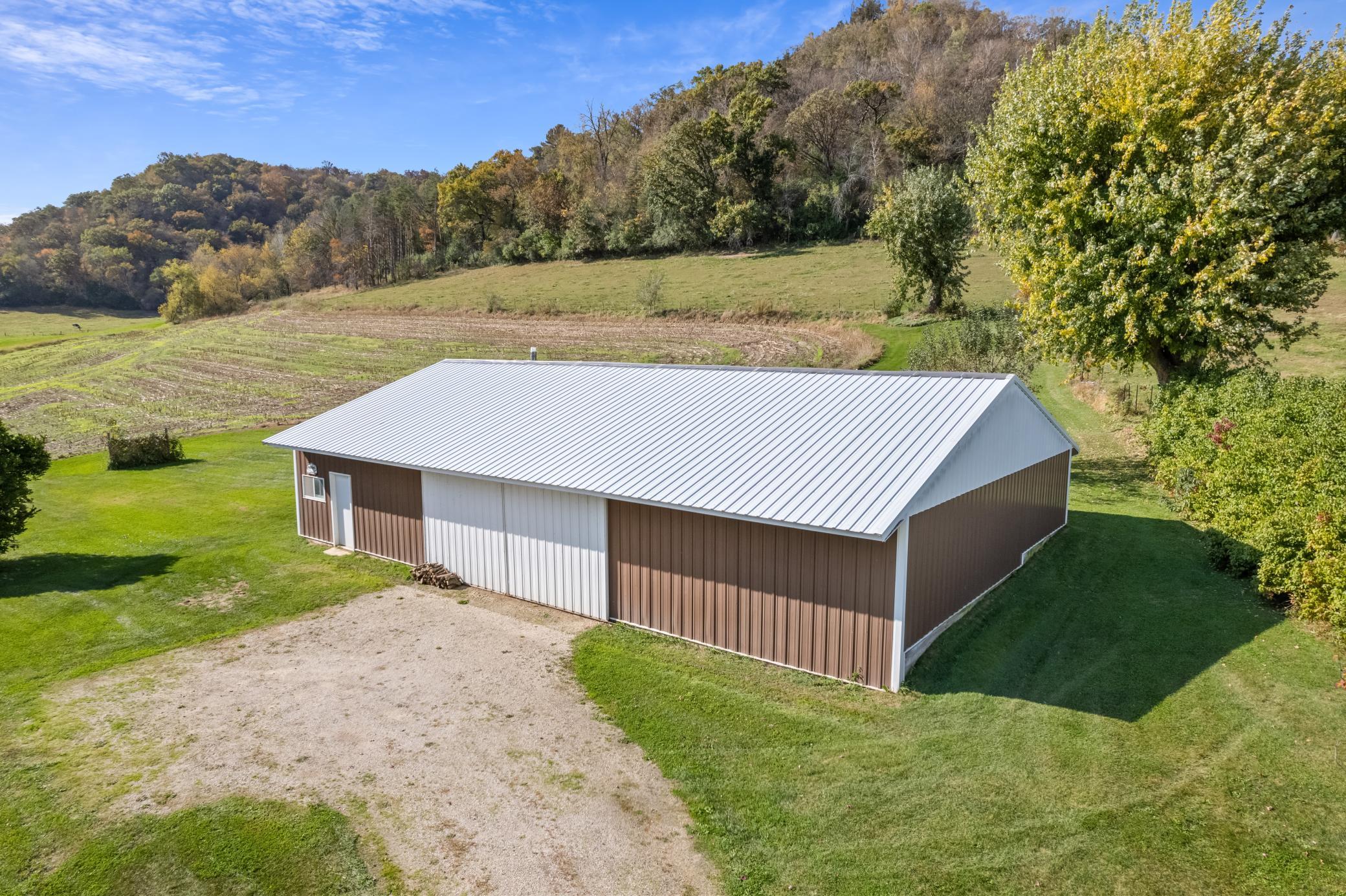 main property photo 25