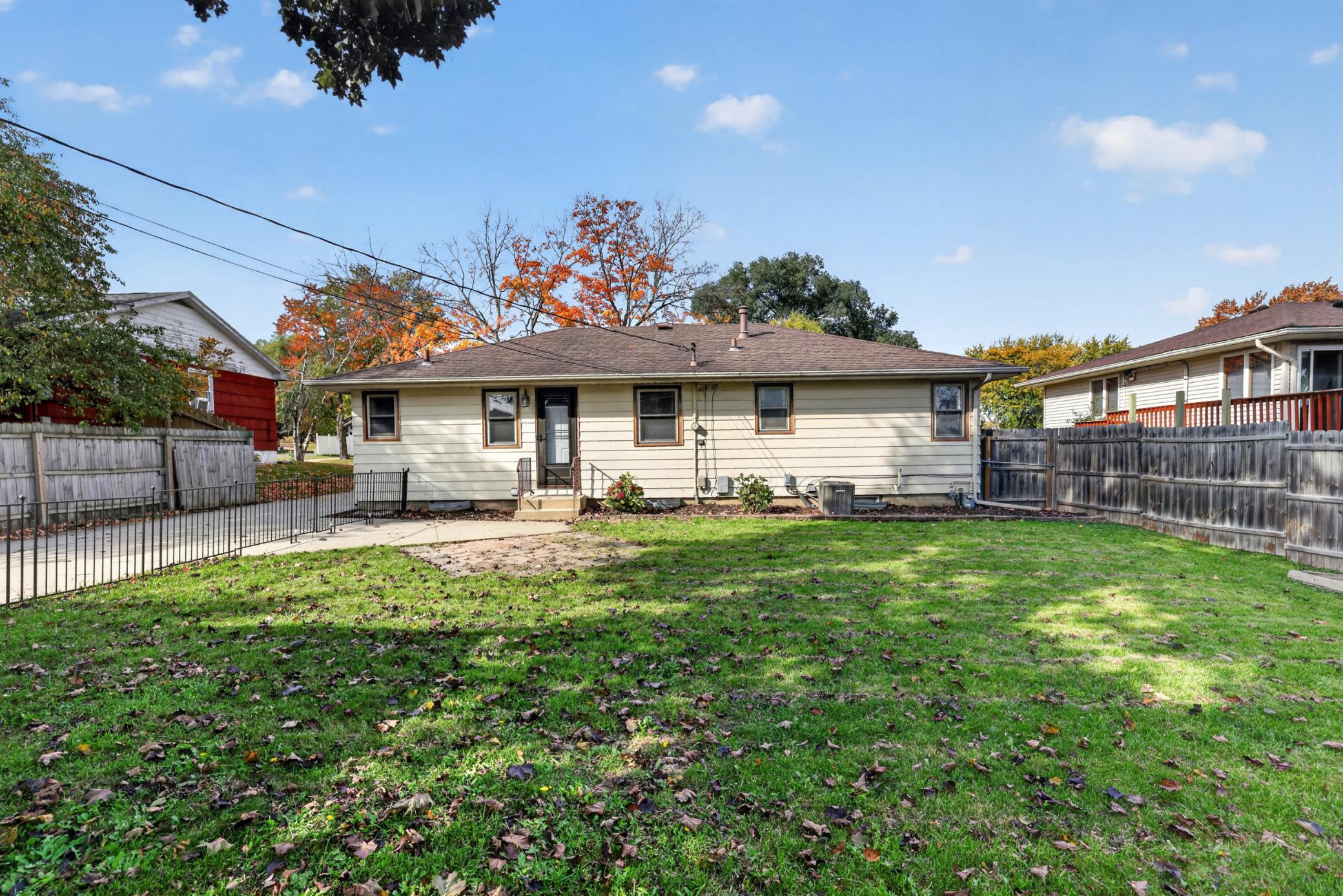 main property photo 13