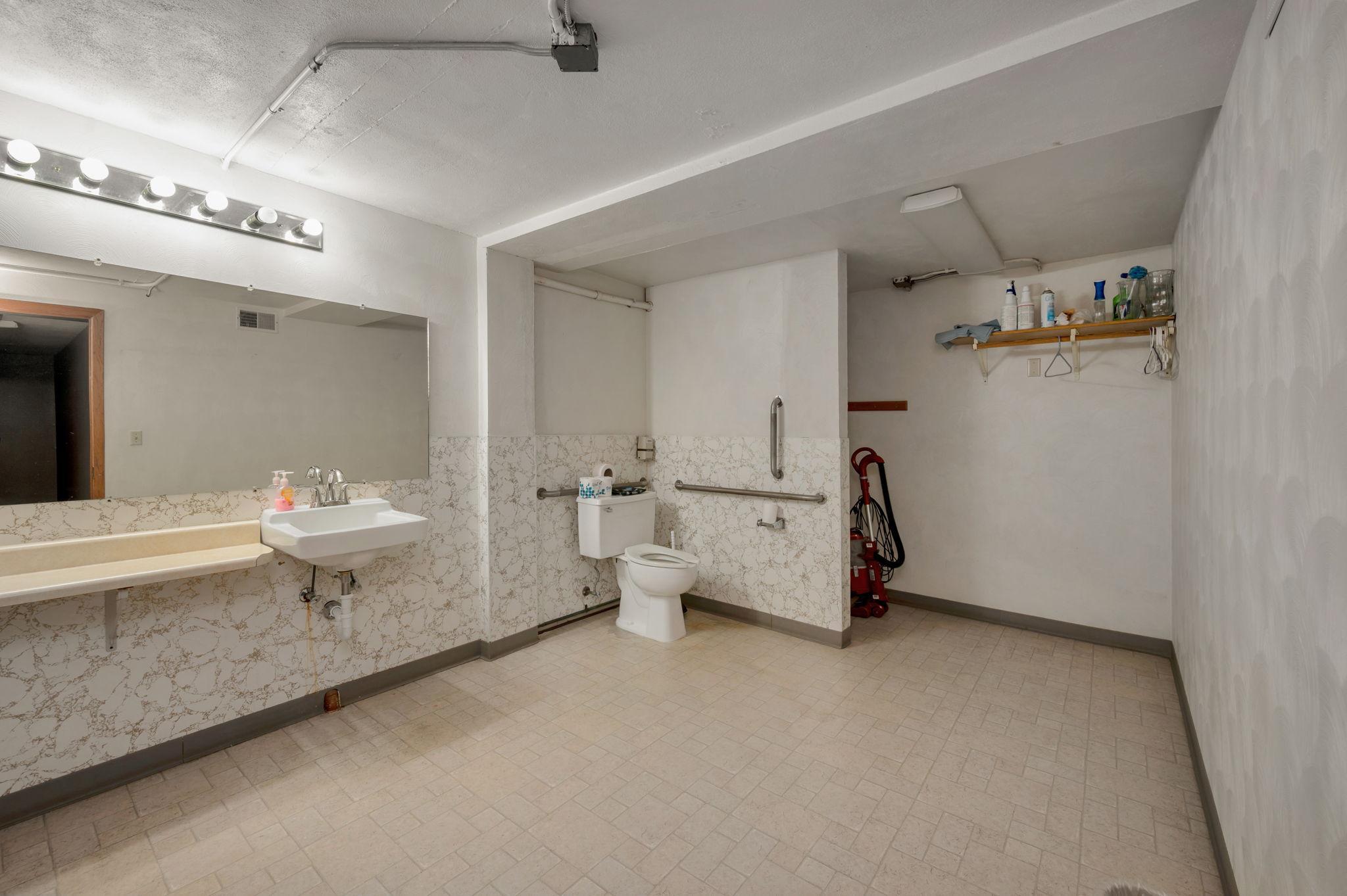 main property photo 48