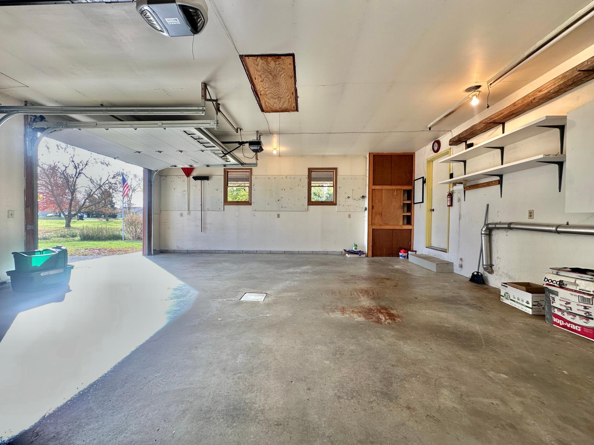 main property photo 50