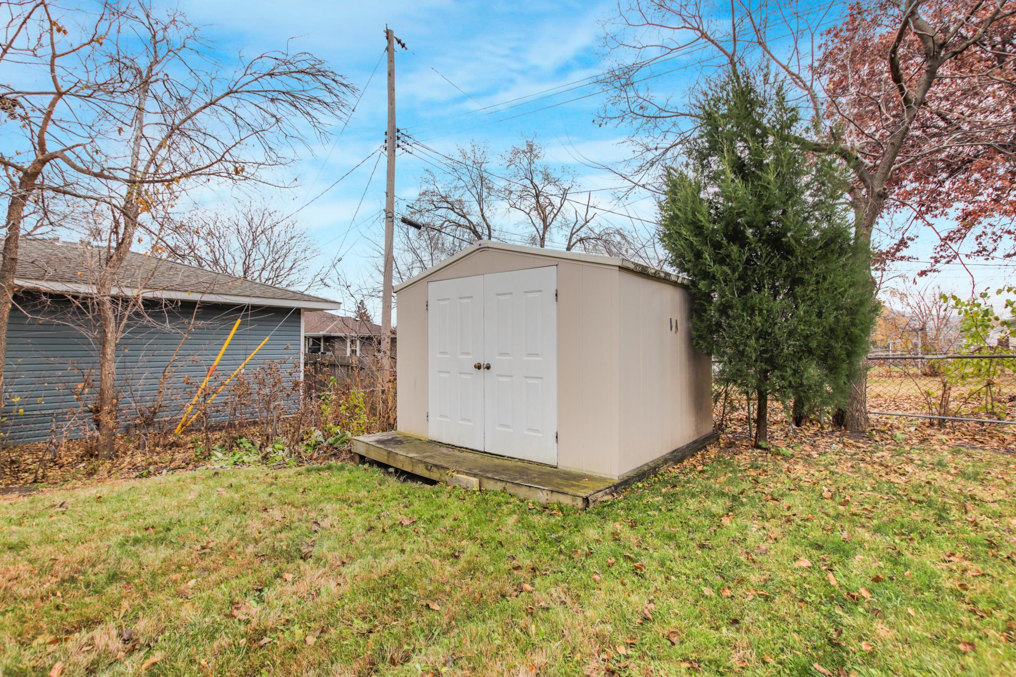 main property photo 22