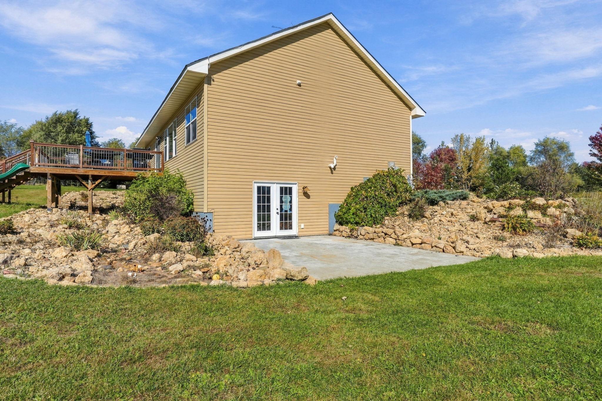 main property photo 23