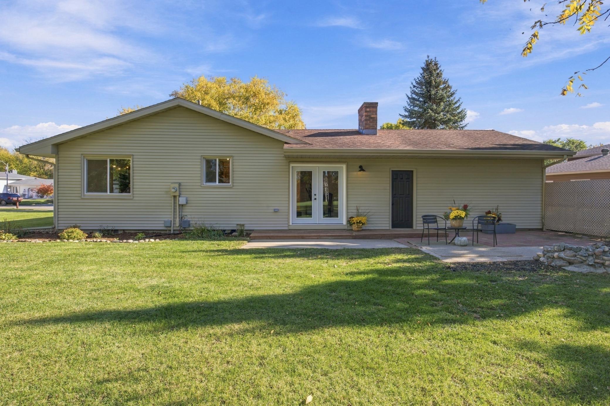 main property photo 25