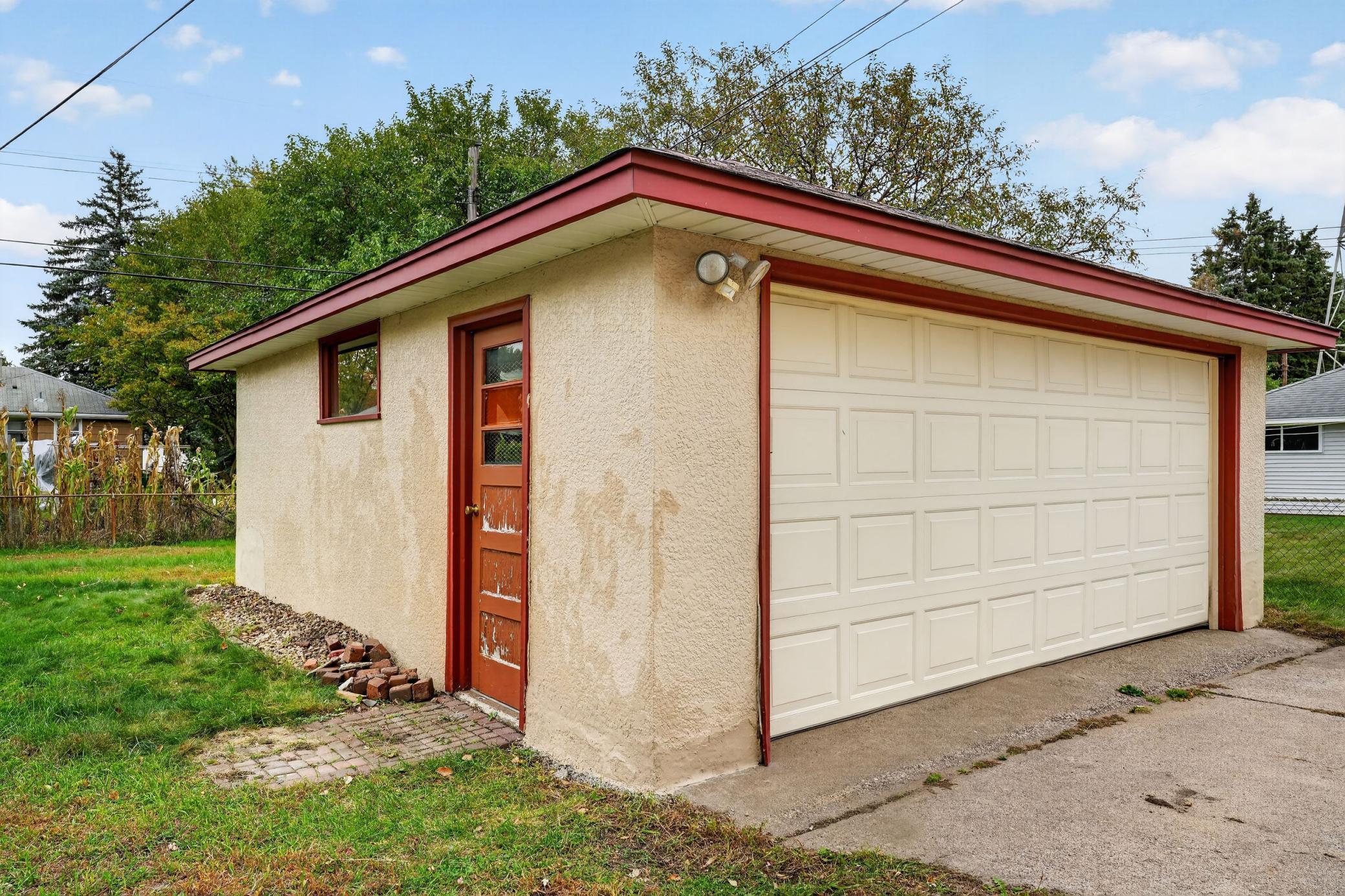 main property photo 47