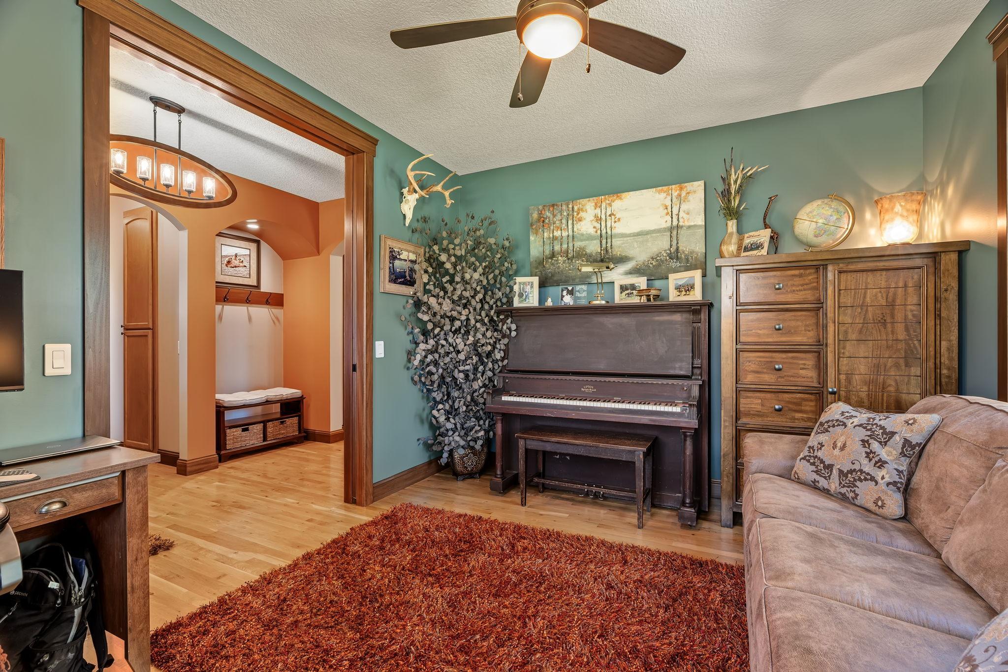 main property photo 19