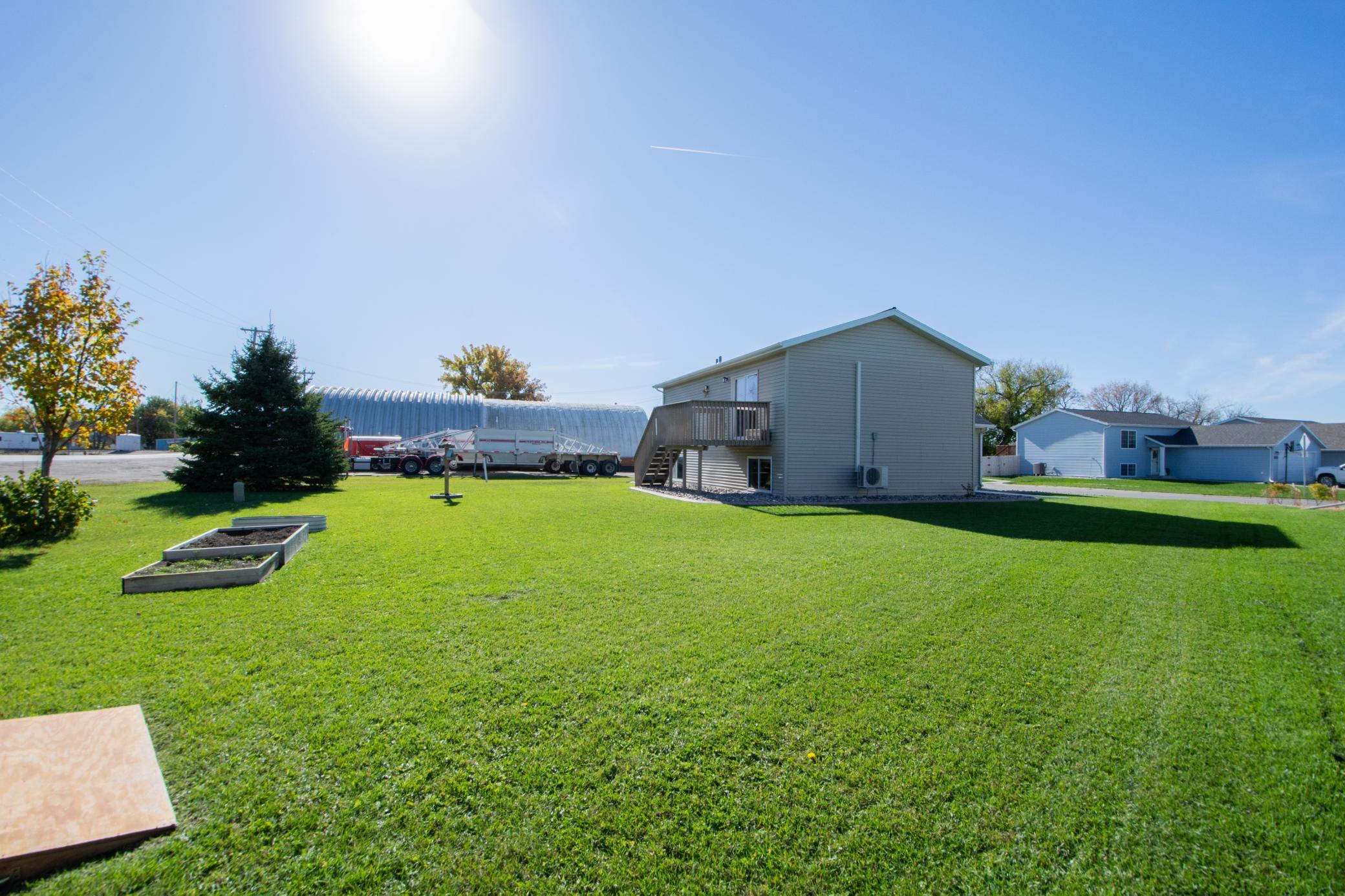 main property photo 41