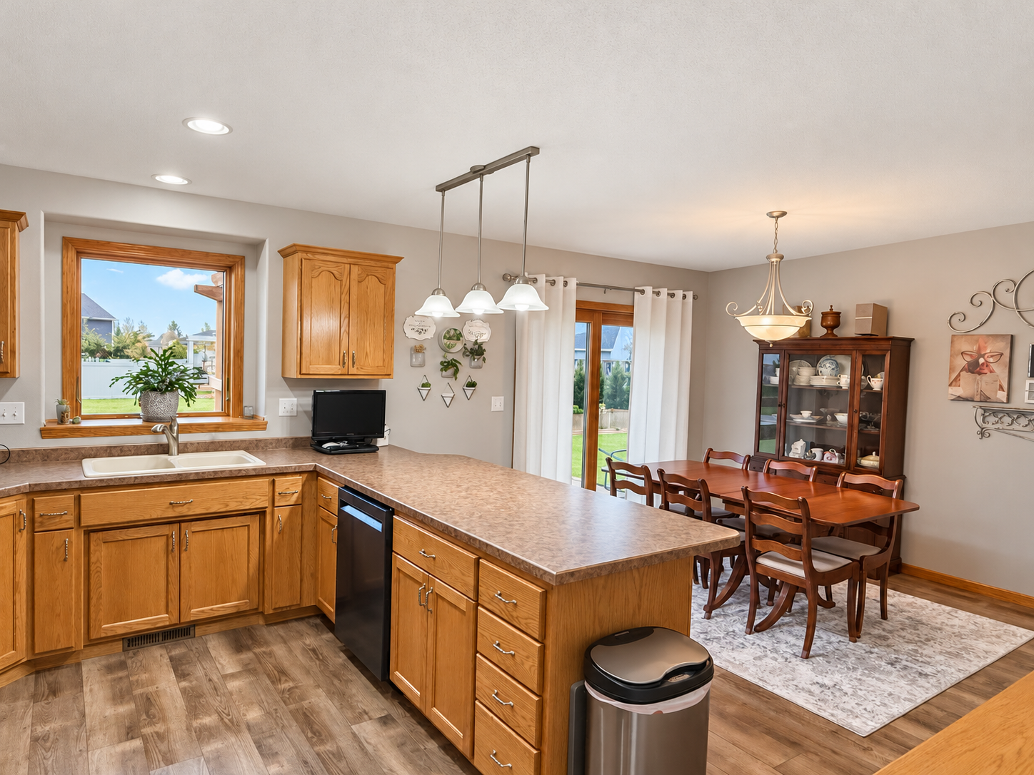 main property photo 7