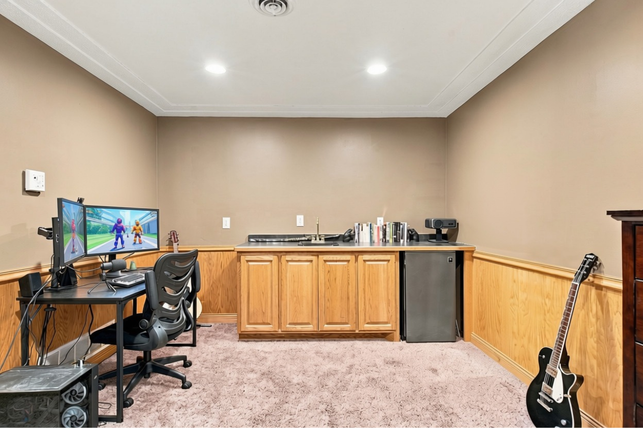 main property photo 24