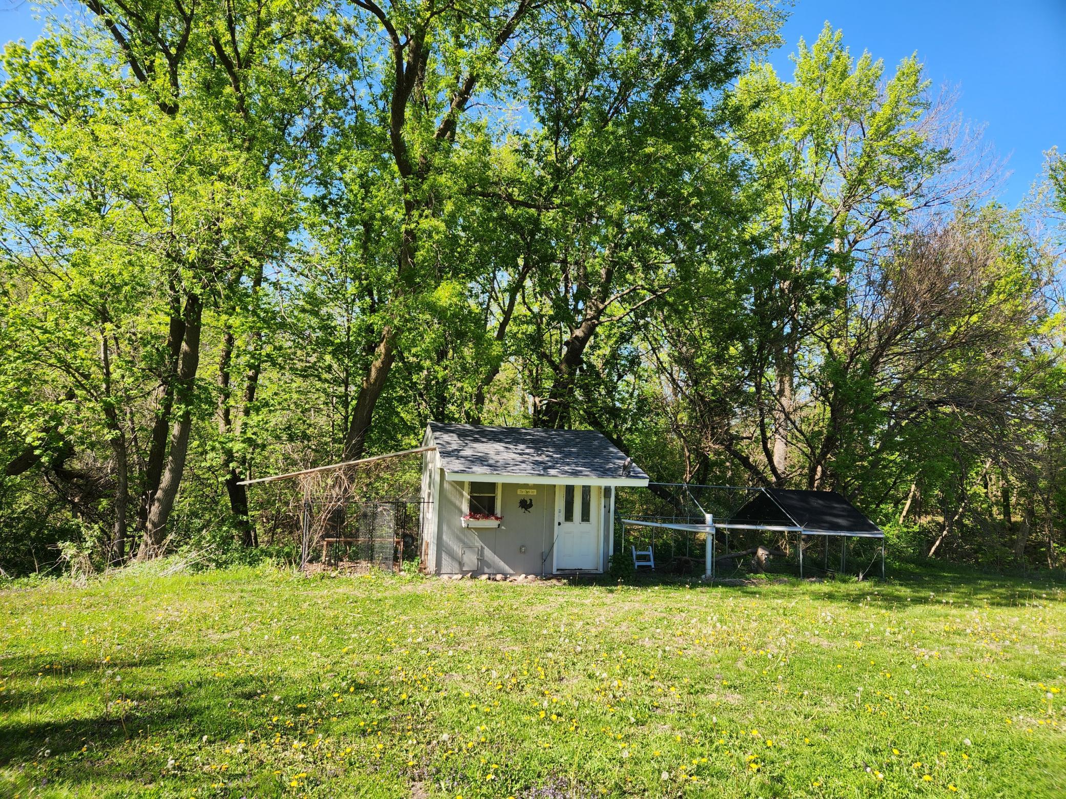 main property photo 40