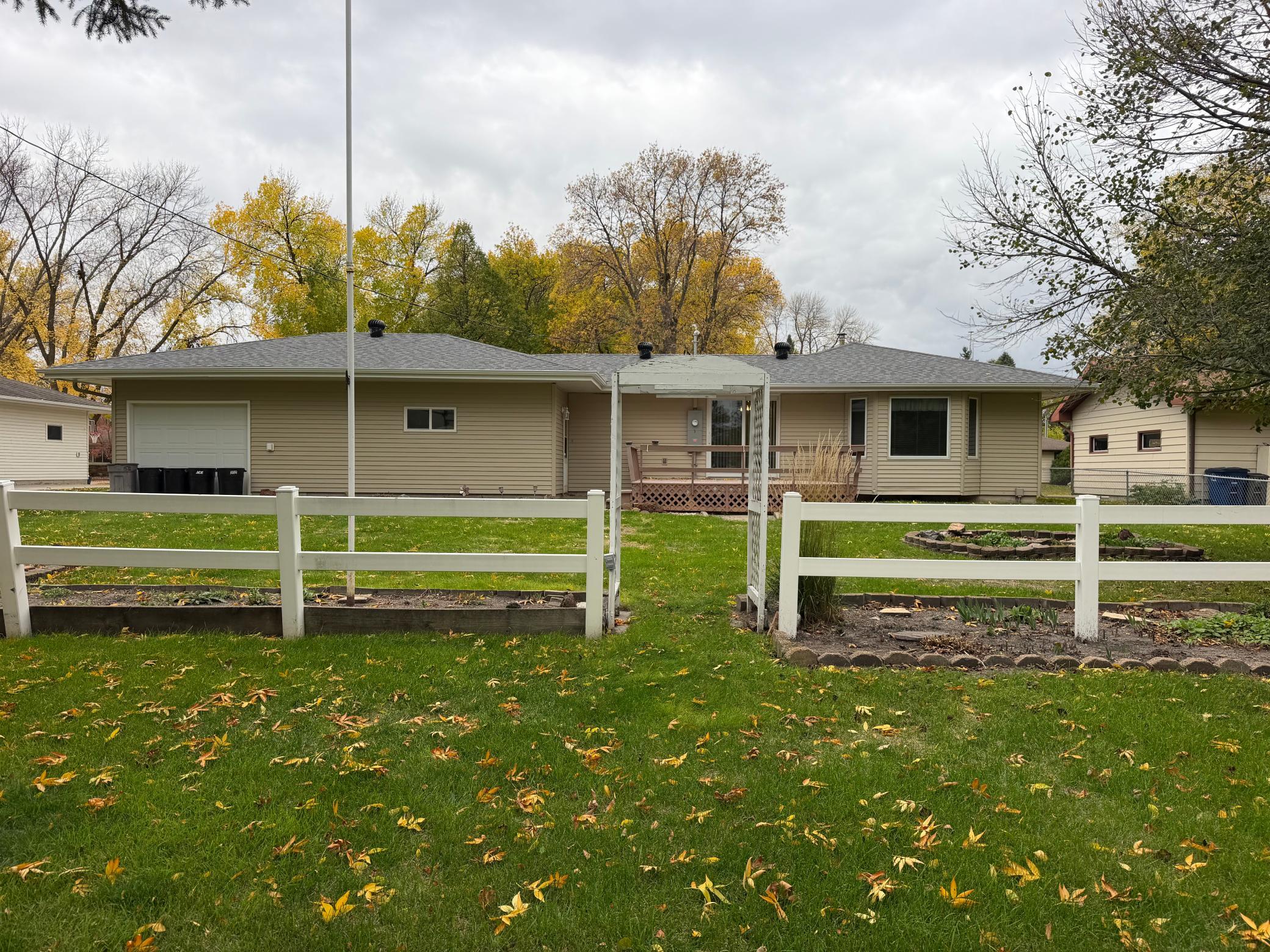 main property photo 50