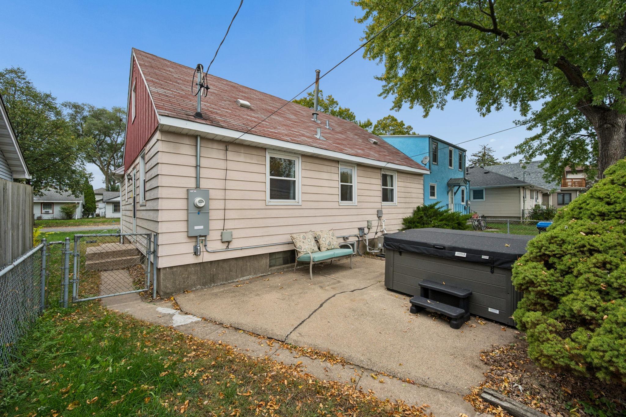 main property photo 30