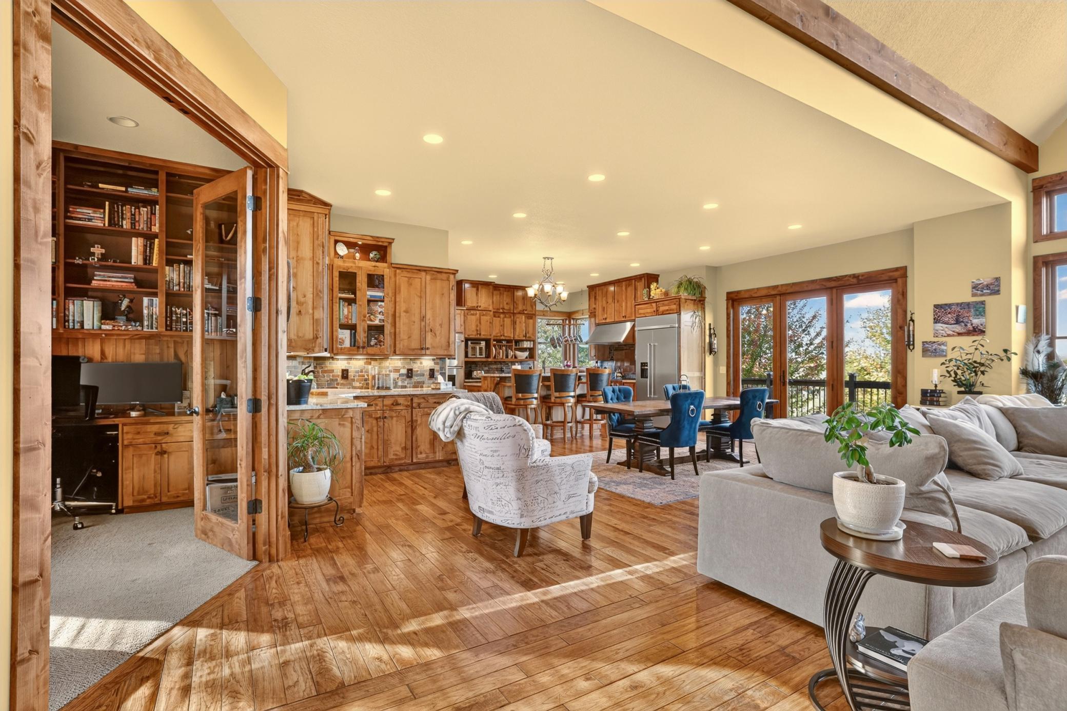 main property photo 50