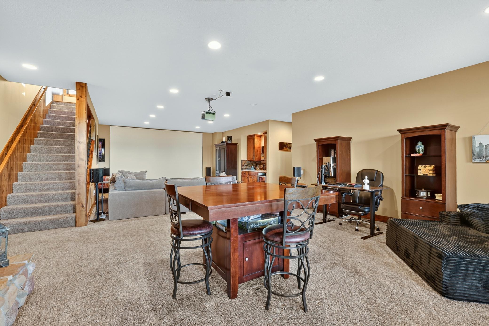 main property photo 89