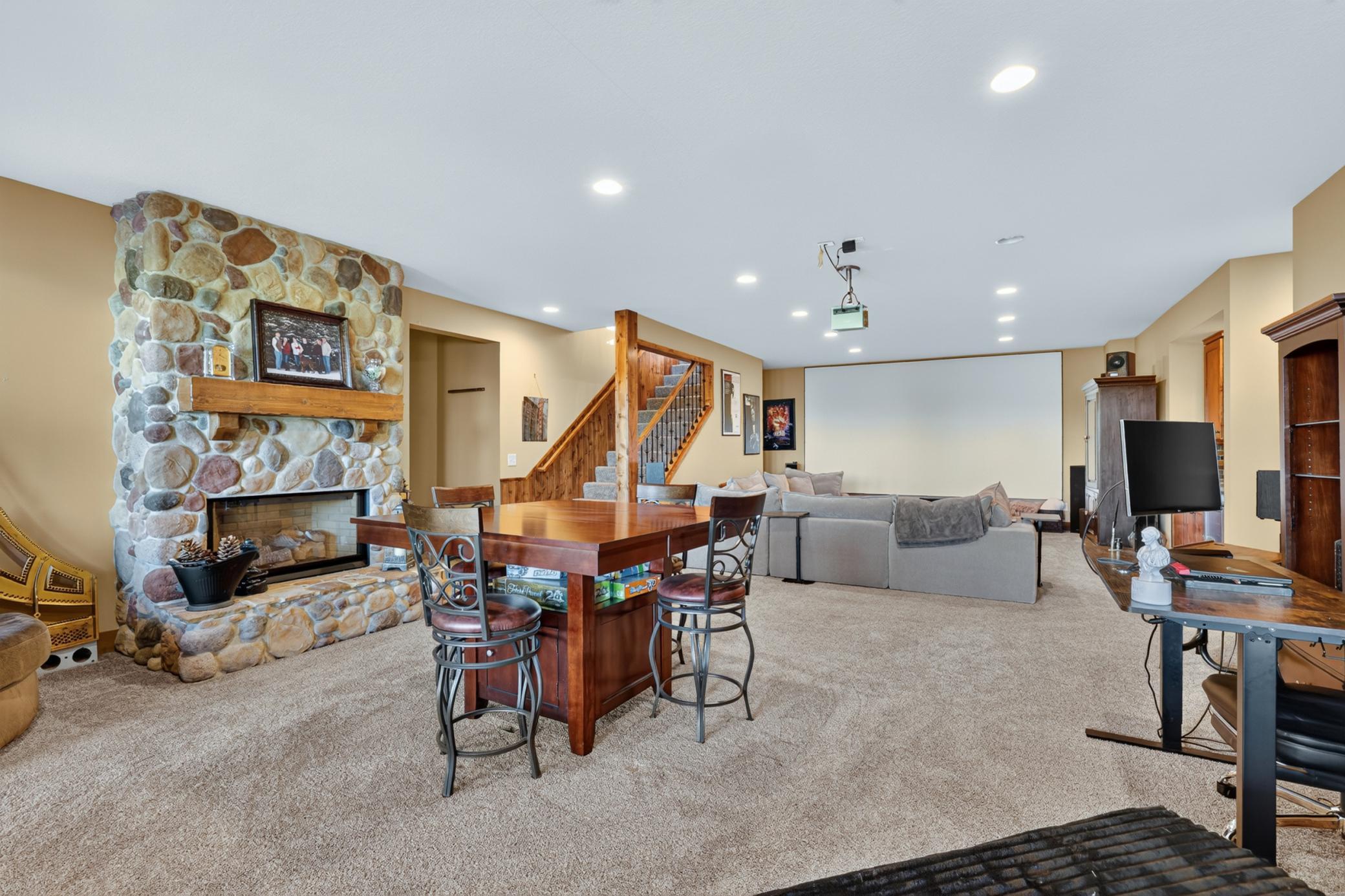 main property photo 90