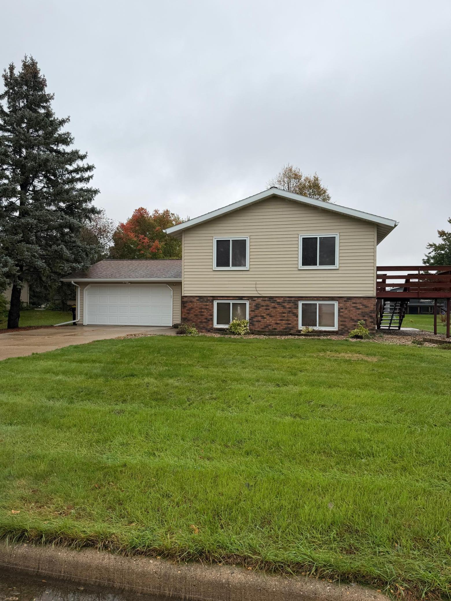 main property photo 23