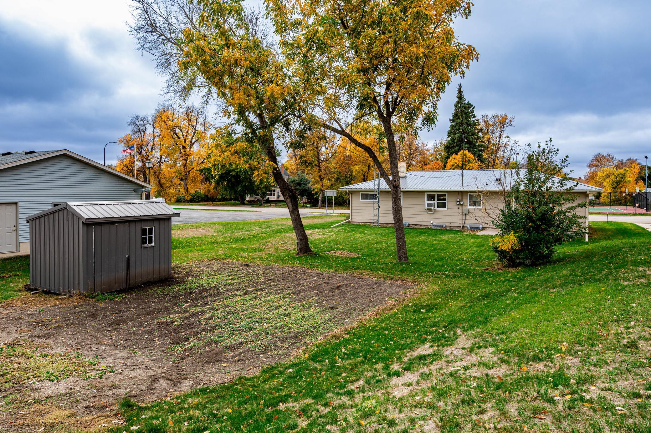 main property photo 28