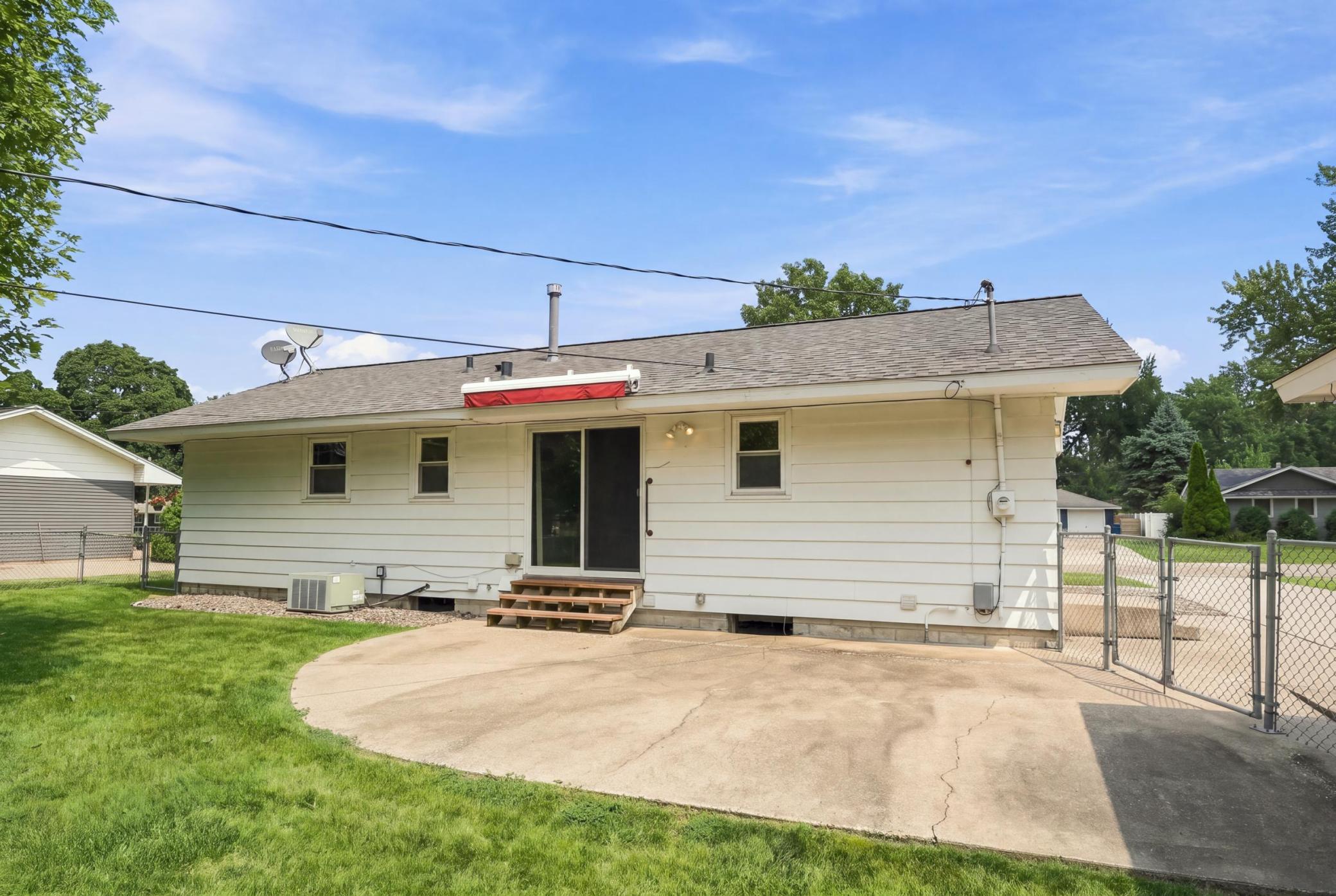 main property photo 27