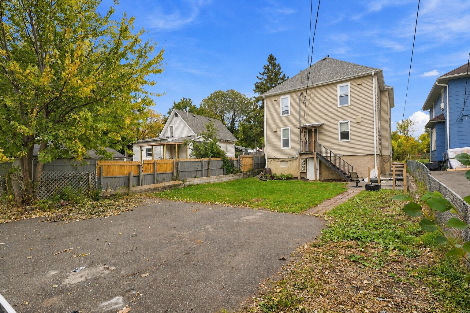 main property photo 5